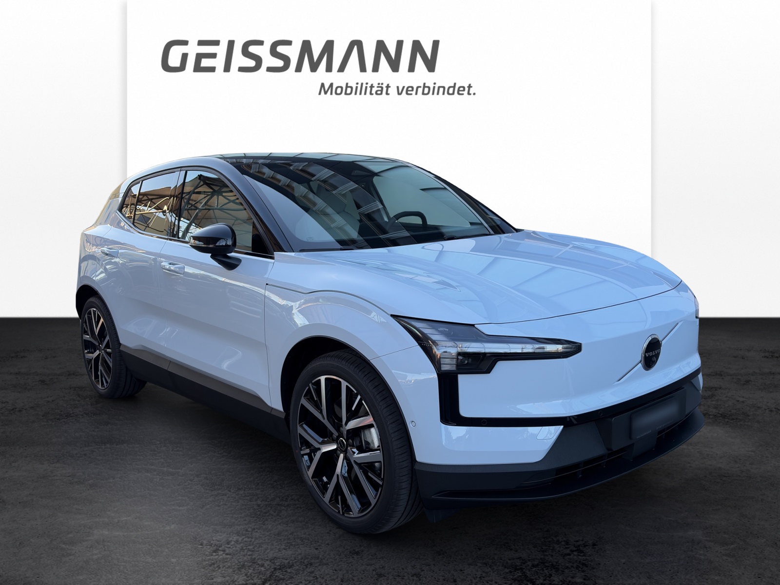 VOLVO EX30 E60 Twin Ultra Performance AWD-image-1
