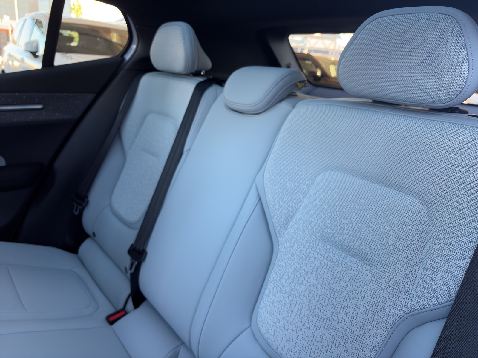 VOLVO EX30 E60 Twin Ultra Performance AWD-image-17