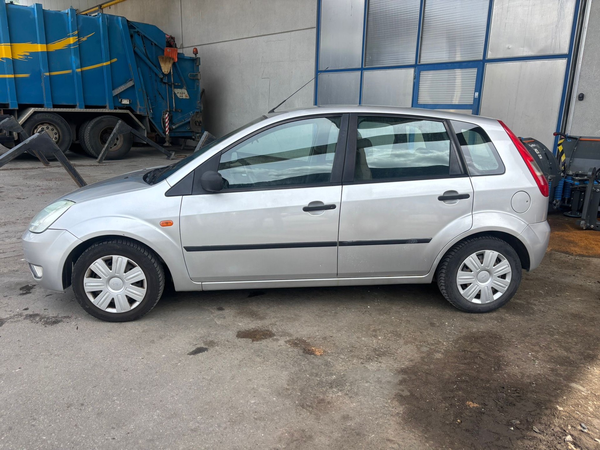 FORD Fiesta 1.4 16V Trend-image-1