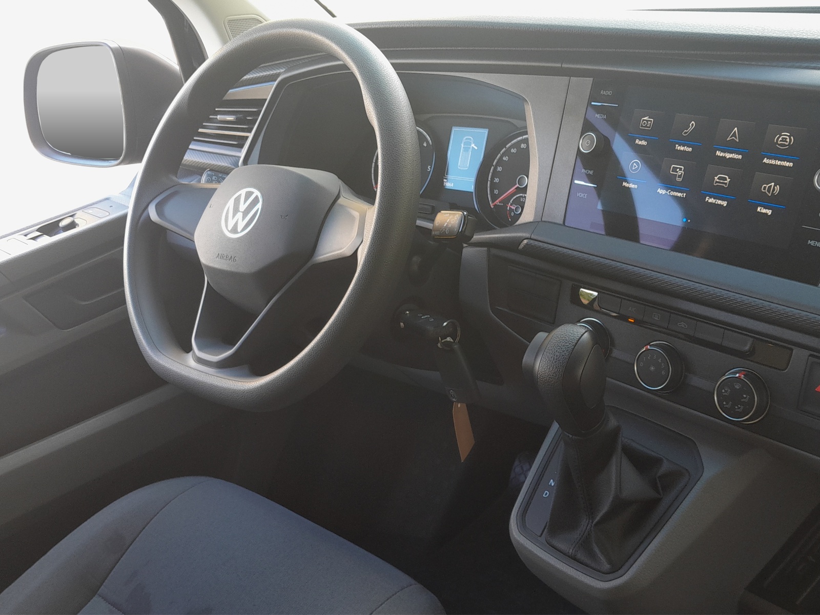 VW T6.1 2.0 TDI DSG-image-8