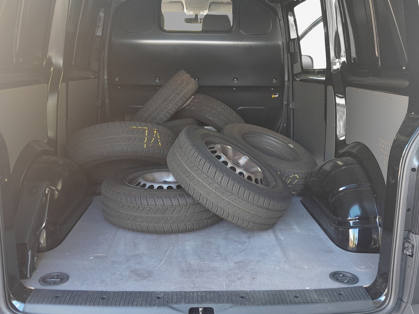 VW T6.1 2.0 TDI DSG-image-12