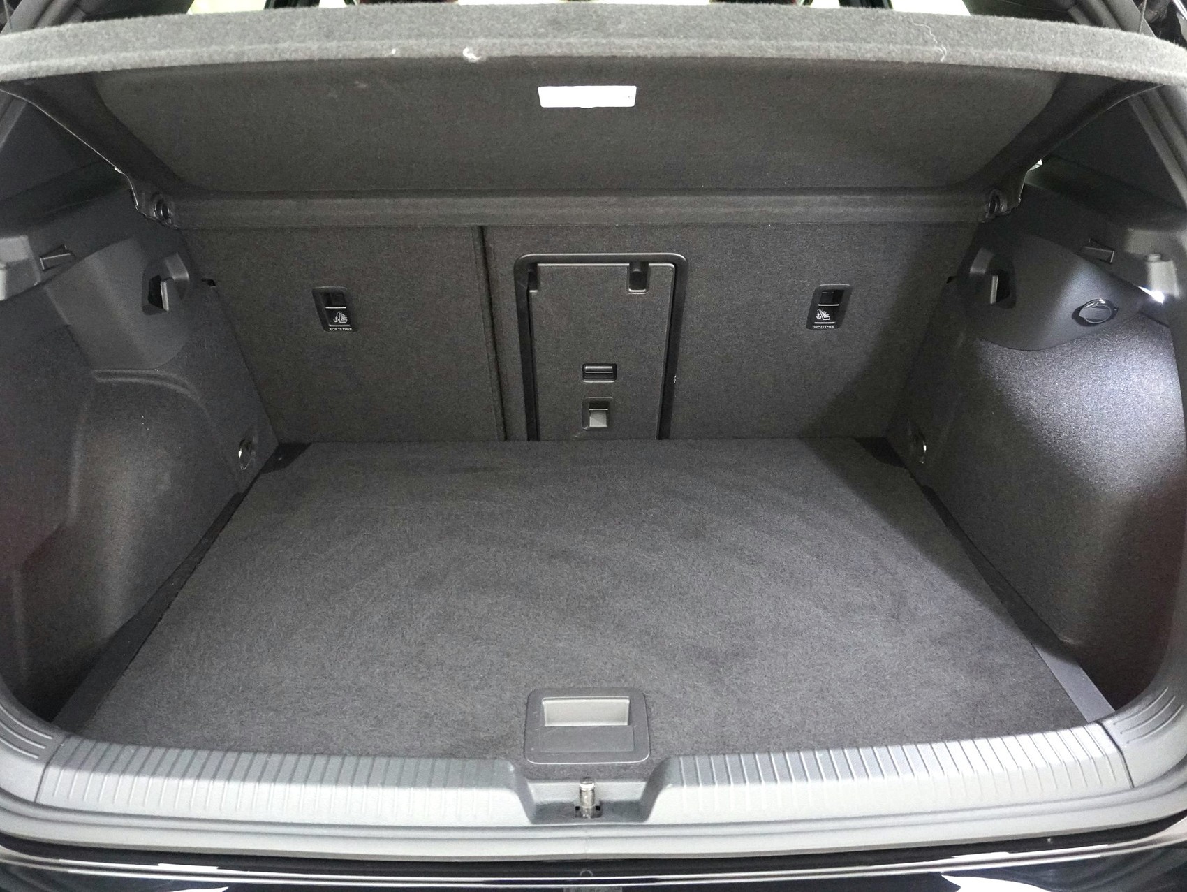 VW Golf 8.5 2.0 TSI DSG GTI Black Style (2025) **Leder/Harmon-Kardon/Sitzbelüftung/uvm.**-image-12