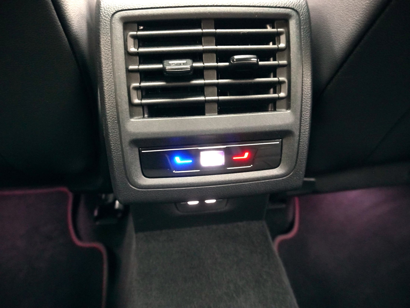 VW Golf 8.5 2.0 TSI DSG GTI Black Style (2025) **Leder/Harmon-Kardon/Sitzbelüftung/uvm.**-image-11