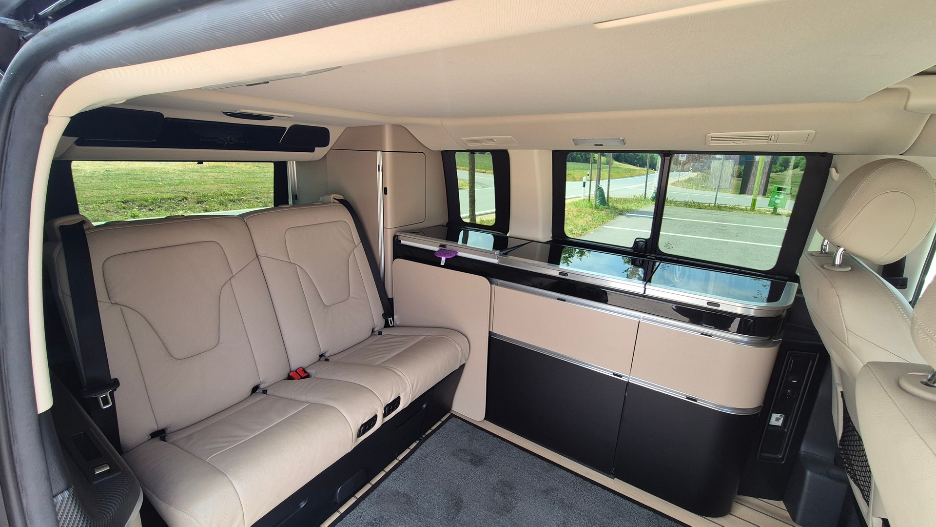 MERCEDES-BENZ 250 d 4matic-image-10