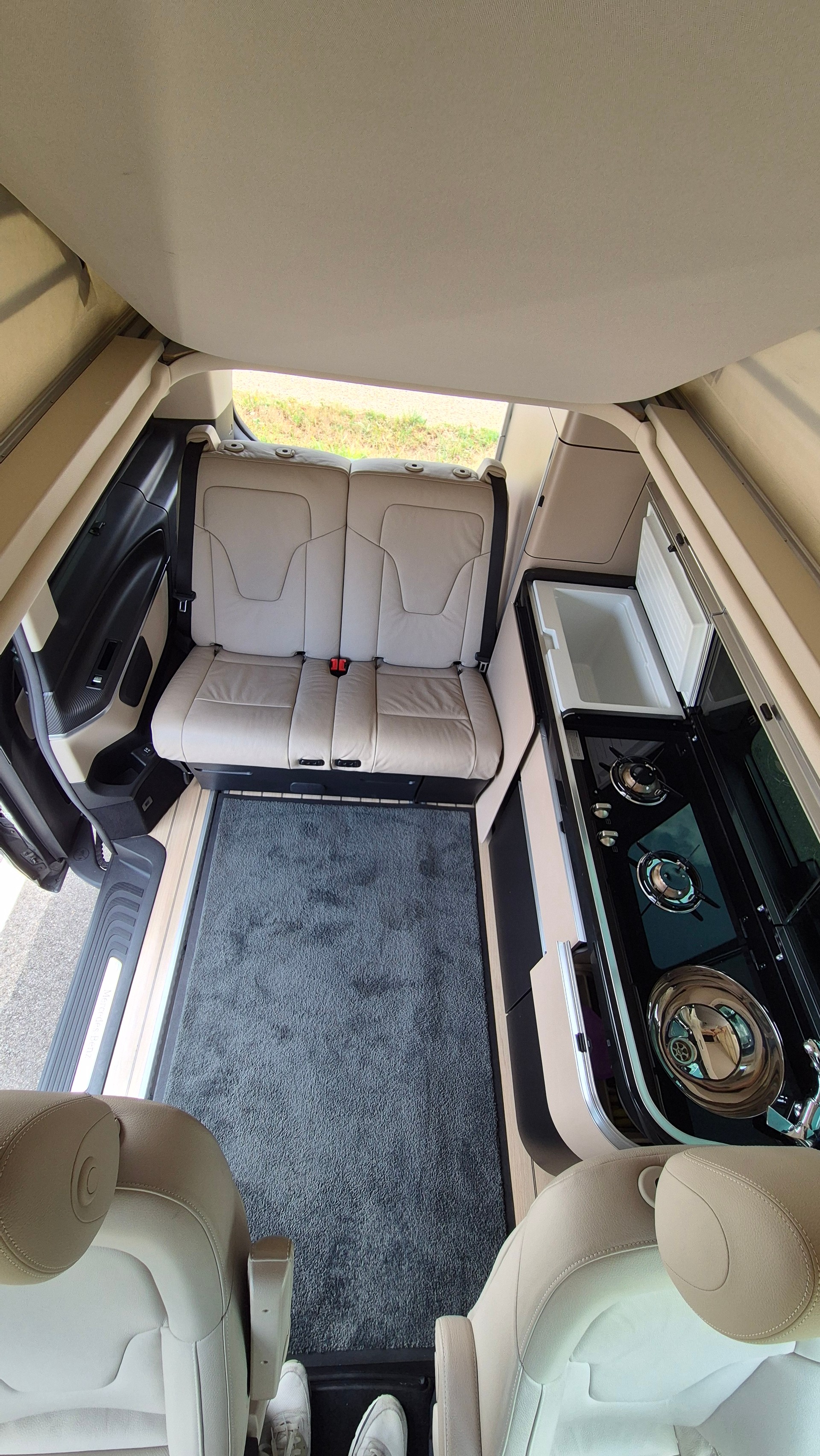 MERCEDES-BENZ 250 d 4matic-image-12