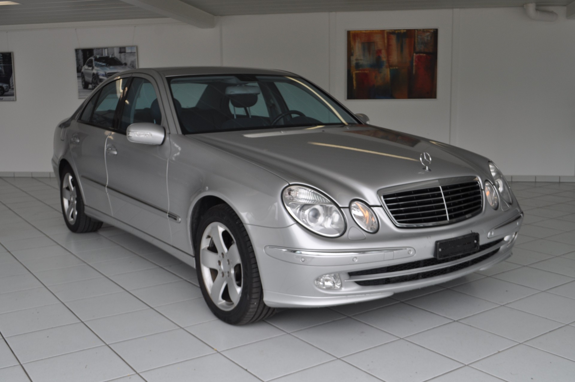MERCEDES-BENZ E 320 Avantgarde 4Matic Automatic-image-2