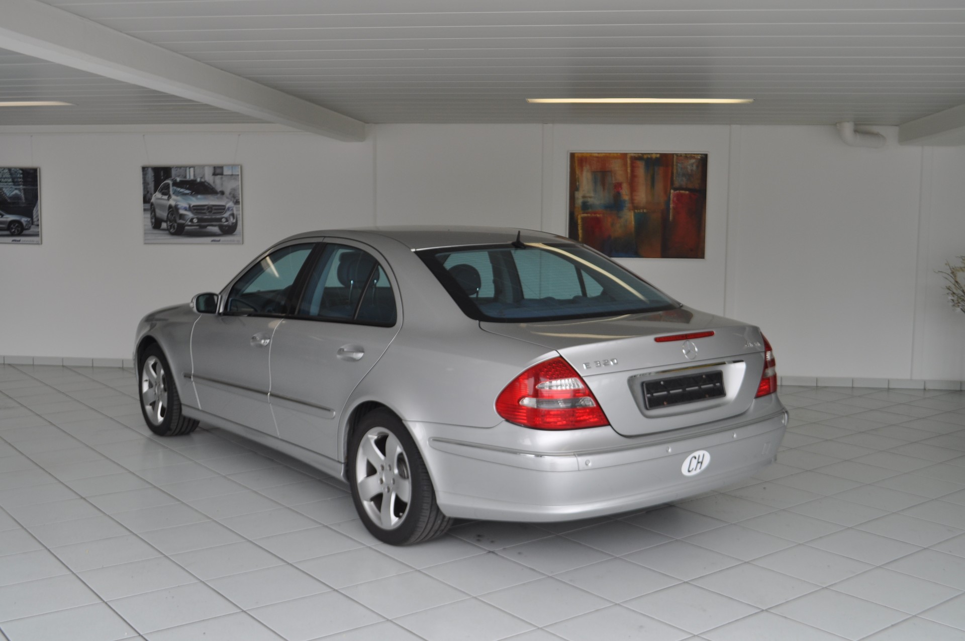 MERCEDES-BENZ E 320 Avantgarde 4Matic Automatic-image-3