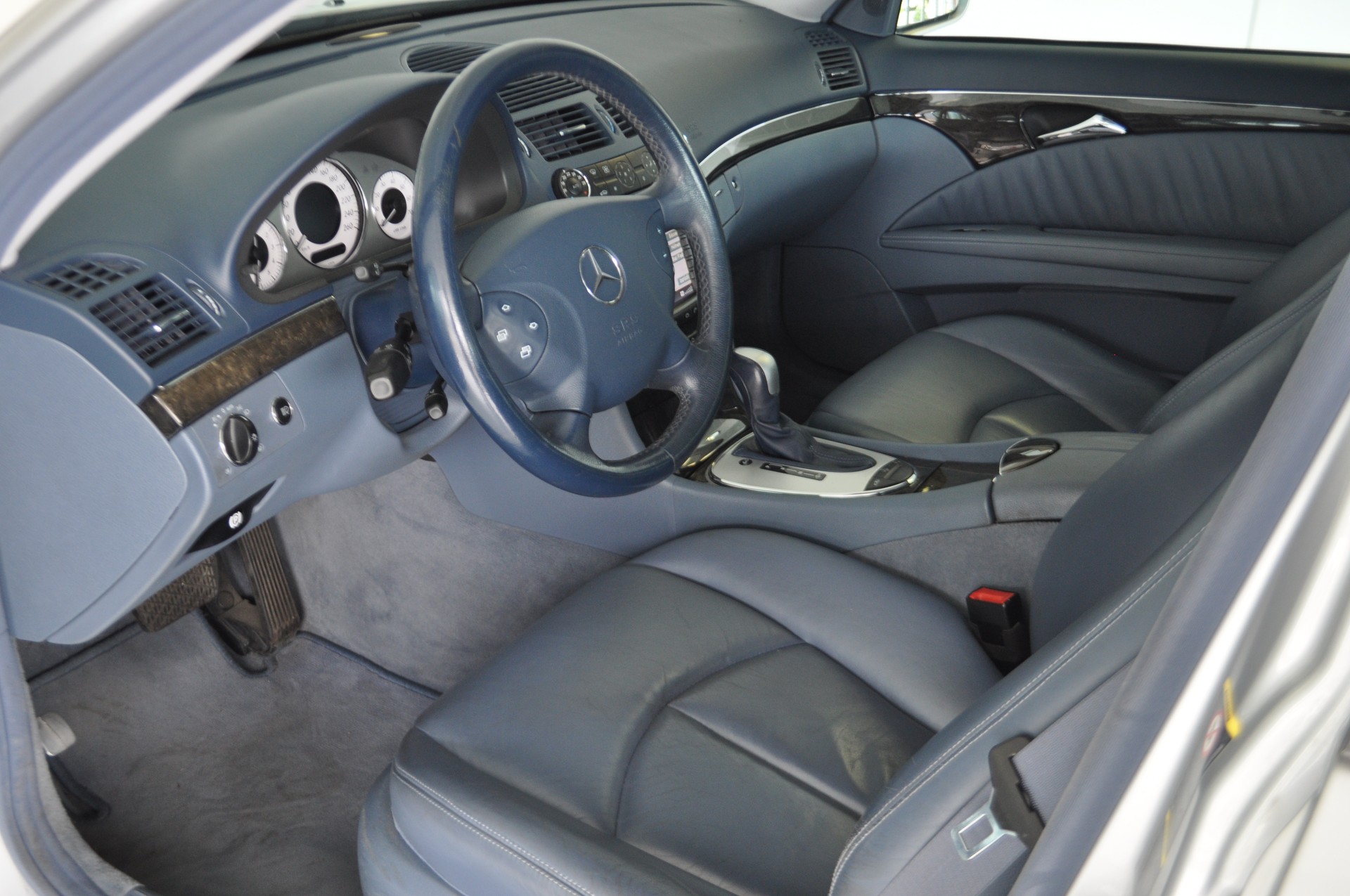 MERCEDES-BENZ E 320 Avantgarde 4Matic Automatic-image-6