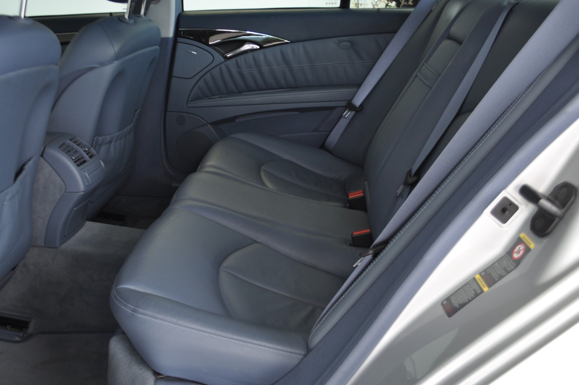 MERCEDES-BENZ E 320 Avantgarde 4Matic Automatic-image-10