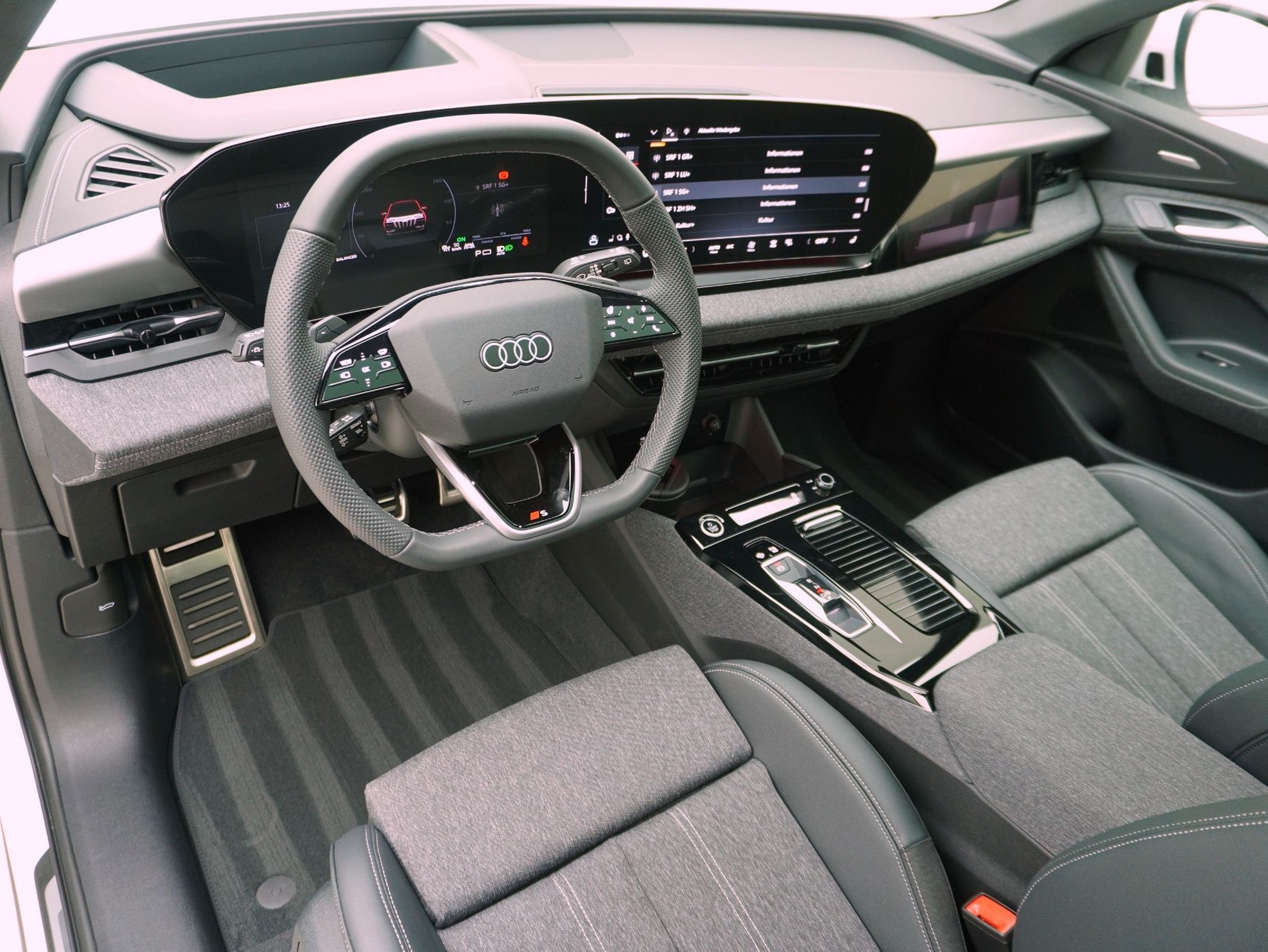 AUDI Q6 e-tron S line quattro **Audi Werksgarantie bis 10/2030**-image-14
