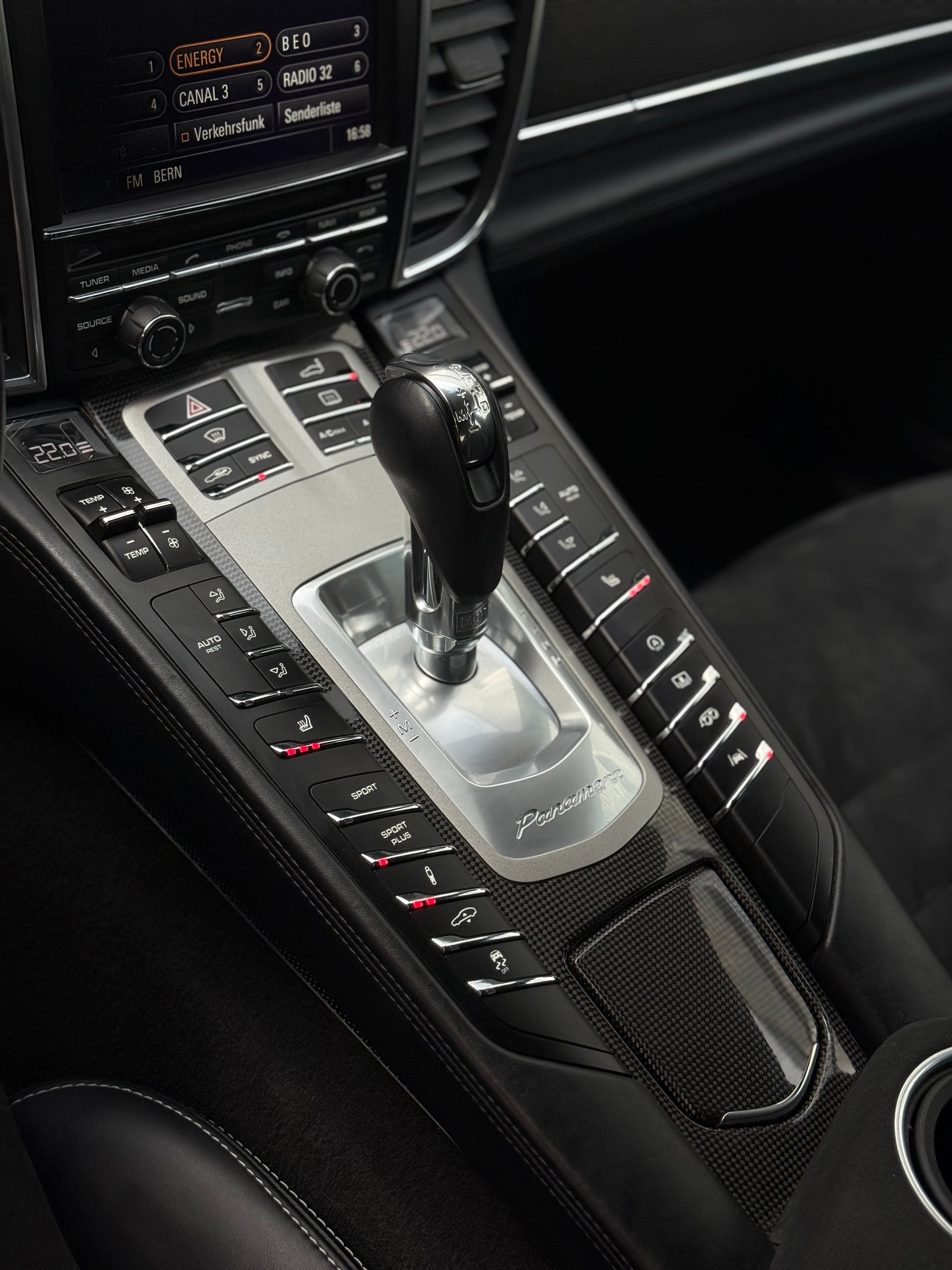 PORSCHE Panamera GTS 4.8 PDK-image-5
