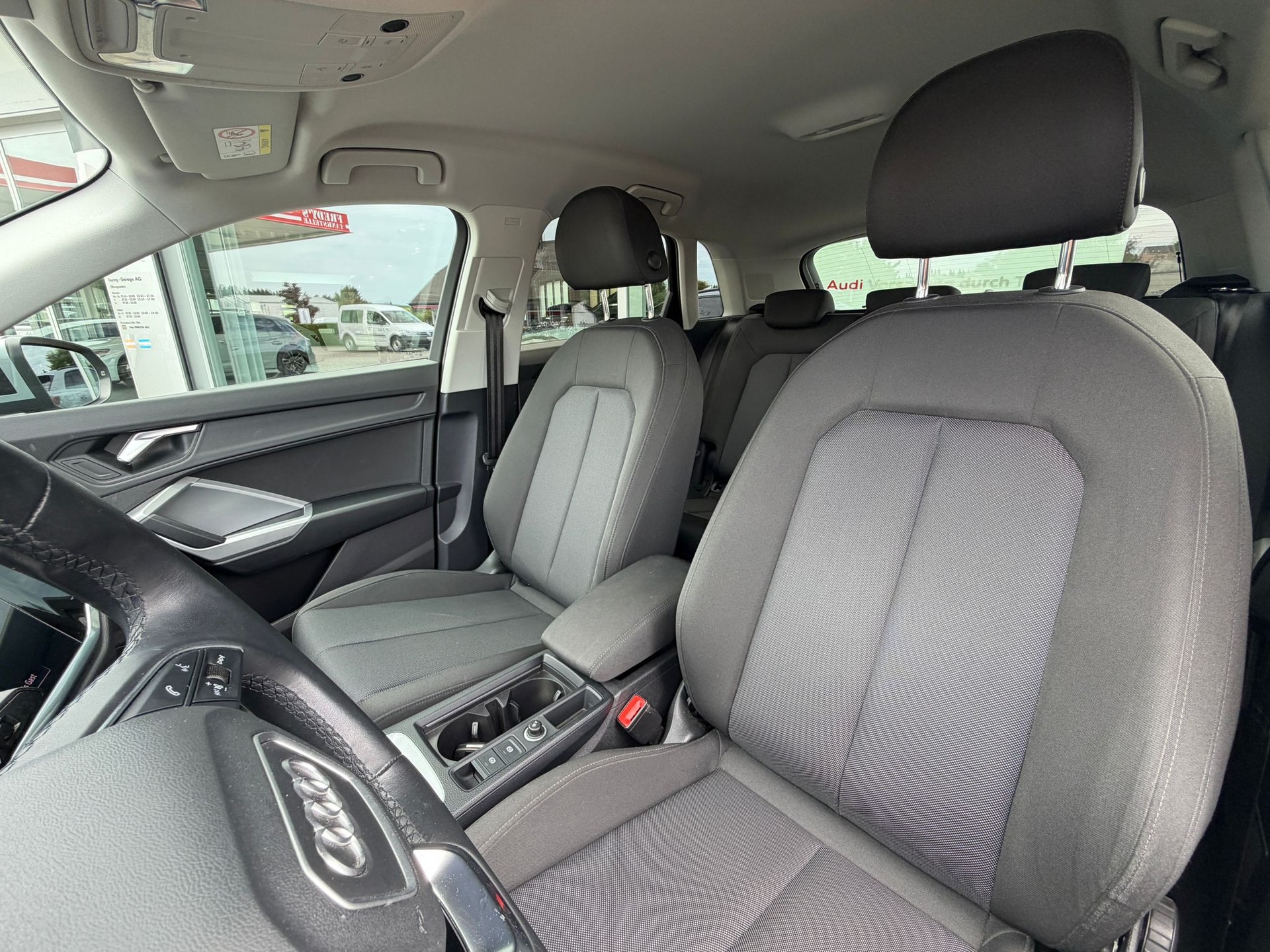 AUDI Q3 35 TDI advanced quattro S-tronic-image-20
