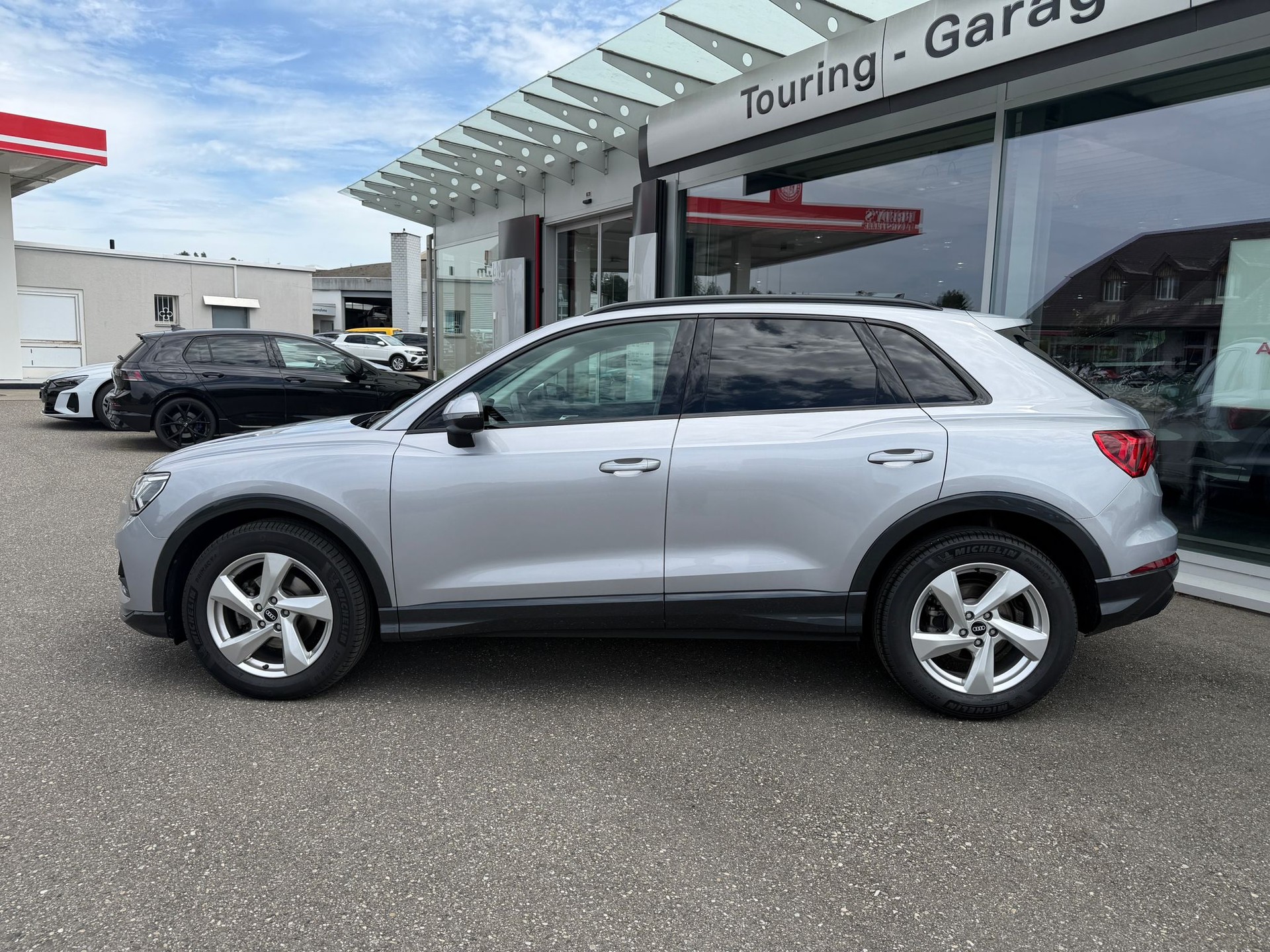 AUDI Q3 35 TDI advanced quattro S-tronic-image-1