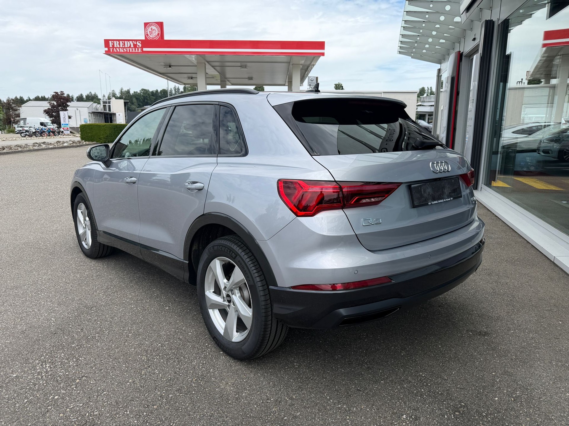 AUDI Q3 35 TDI advanced quattro S-tronic-image-2