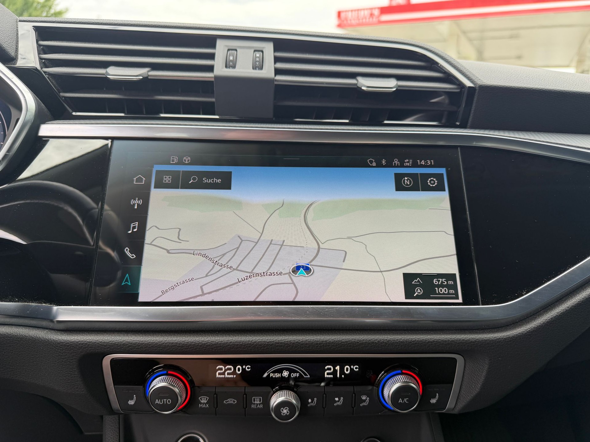 AUDI Q3 35 TDI advanced quattro S-tronic-image-16