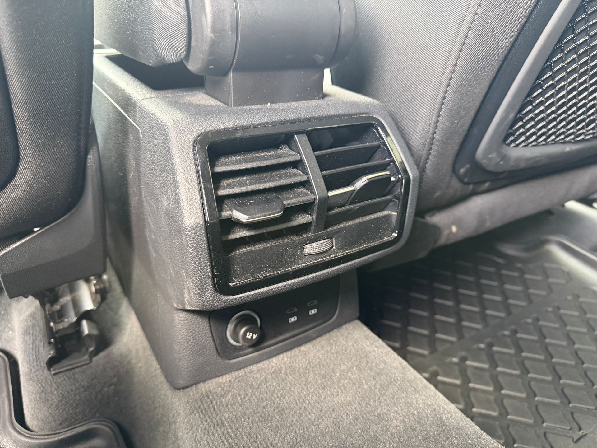 AUDI Q3 35 TDI advanced quattro S-tronic-image-22