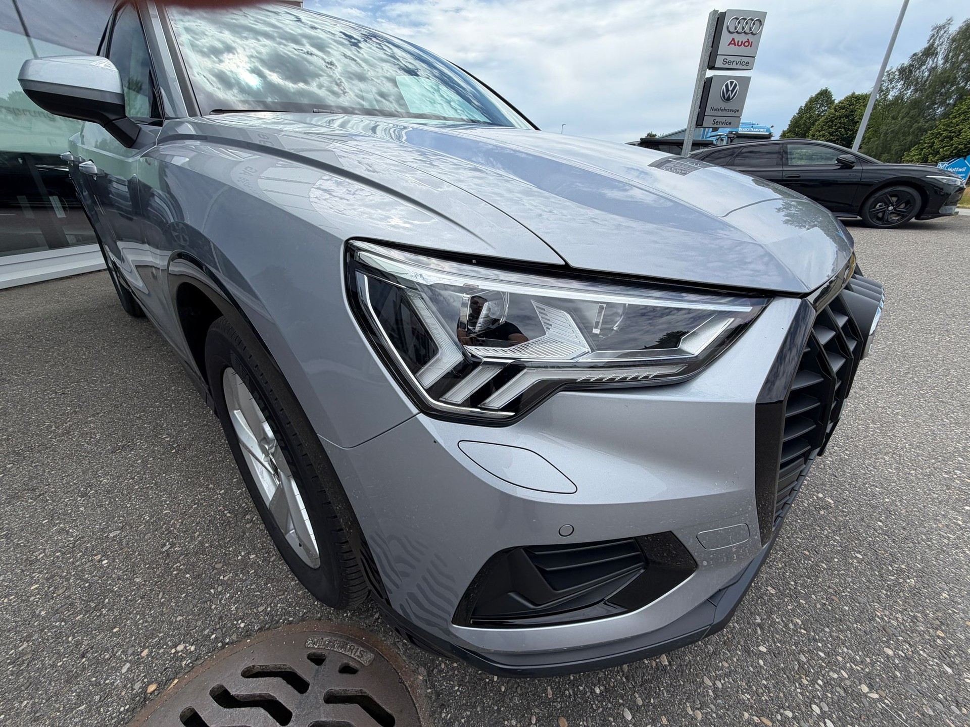 AUDI Q3 35 TDI advanced quattro S-tronic-image-8