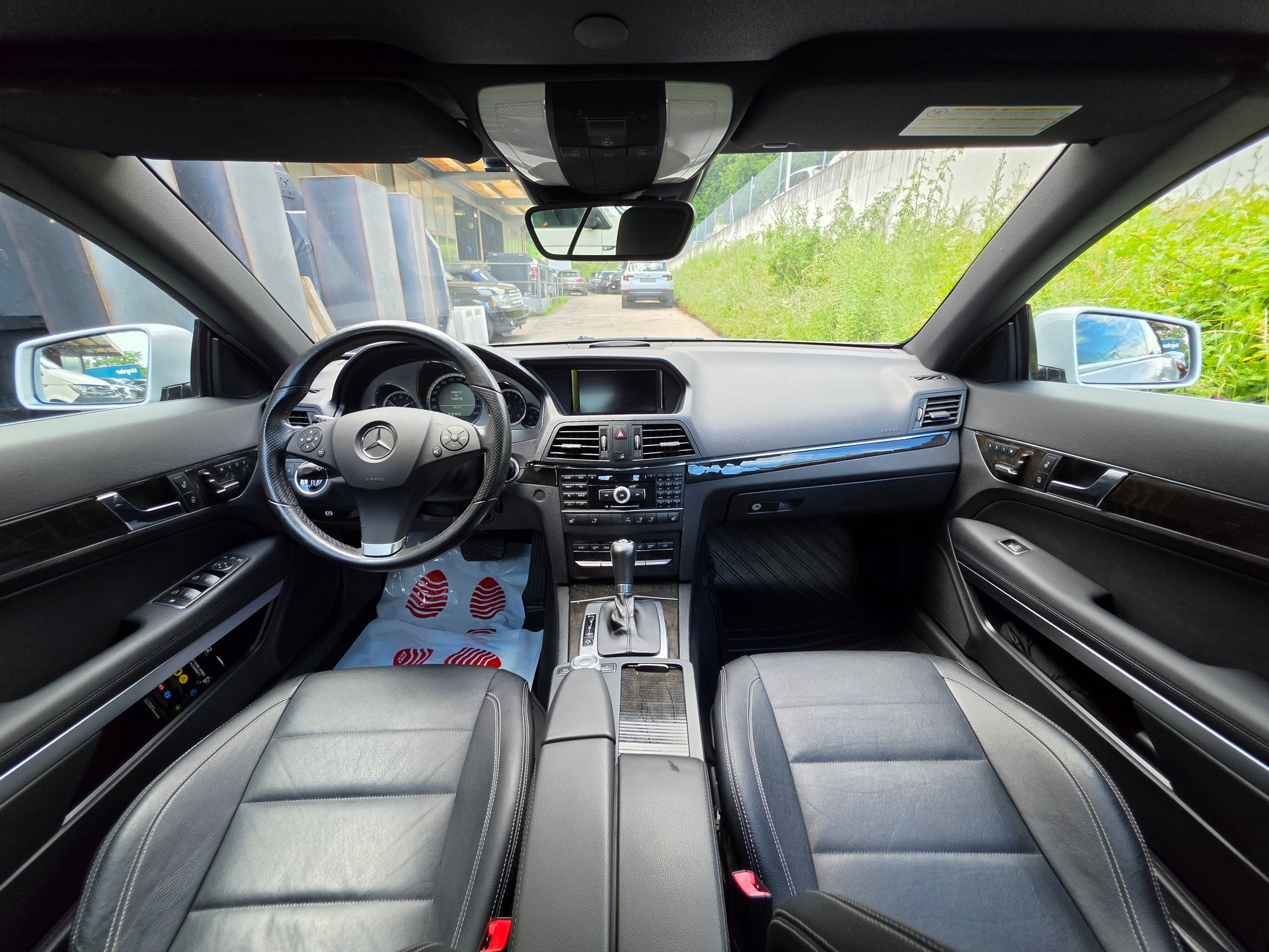 MERCEDES-BENZ E 250 CGI BlueEfficiency Automatic-image-2