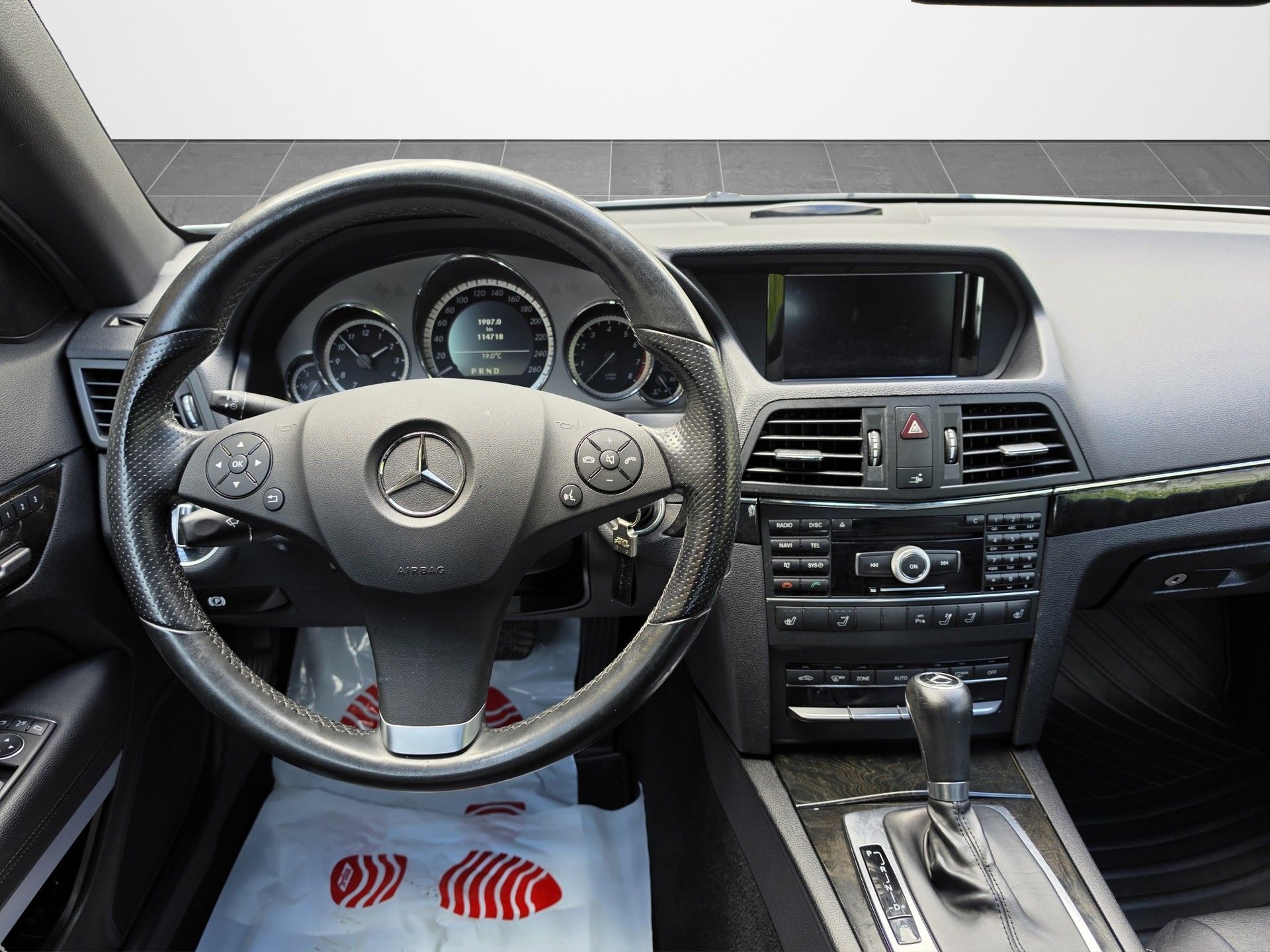 MERCEDES-BENZ E 250 CGI BlueEfficiency Automatic-image-8