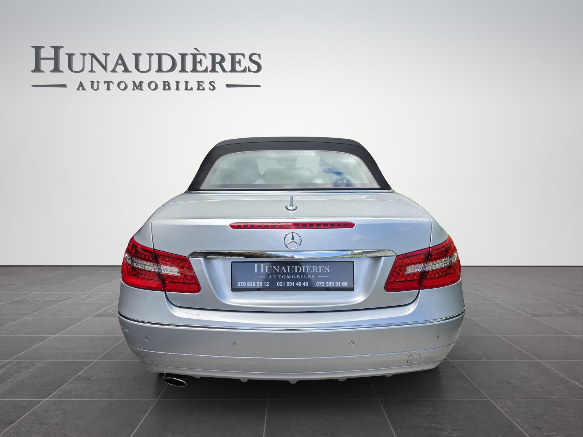 MERCEDES-BENZ E 250 CGI BlueEfficiency Automatic-image-15