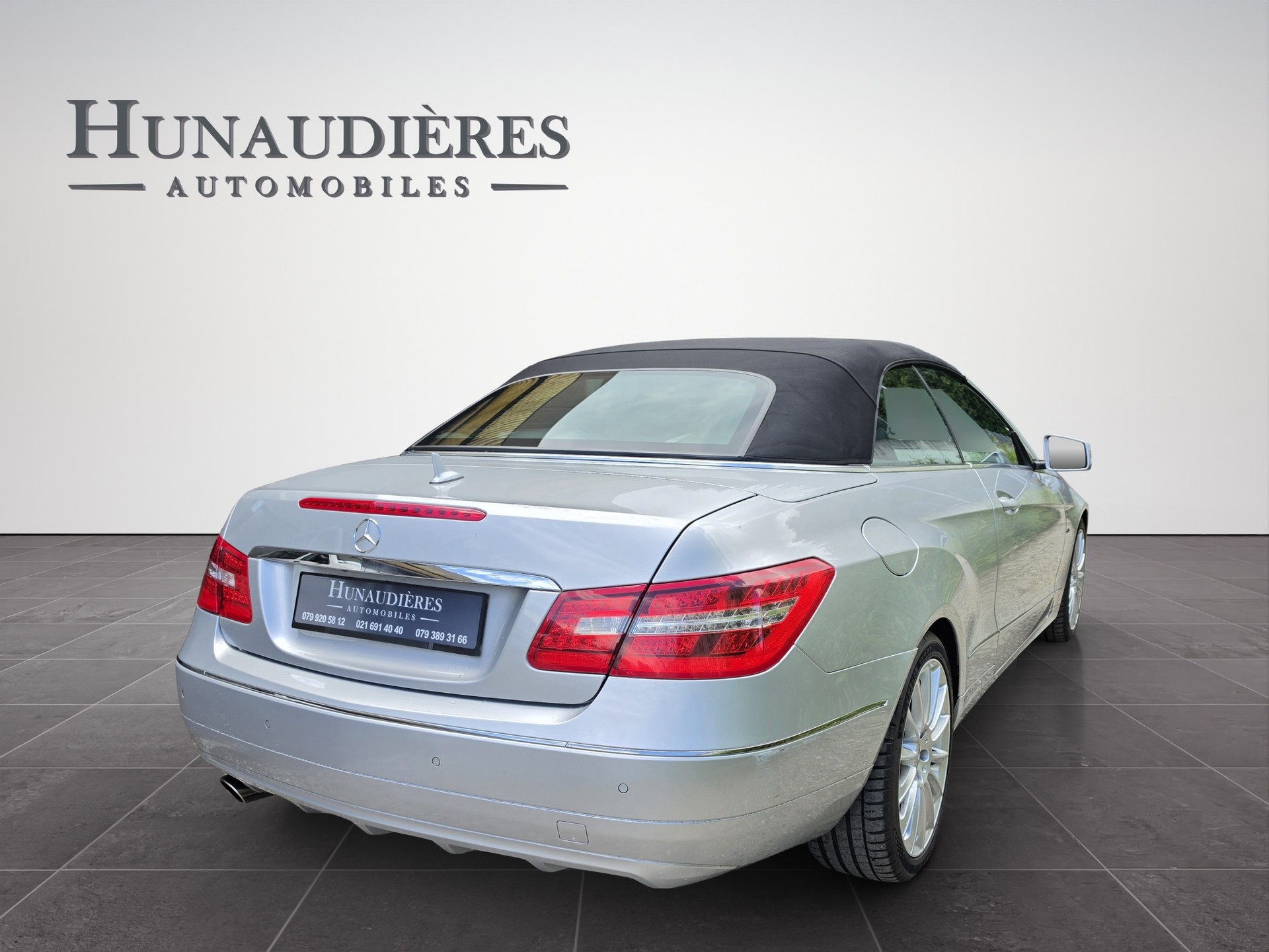 MERCEDES-BENZ E 250 CGI BlueEfficiency Automatic-image-1