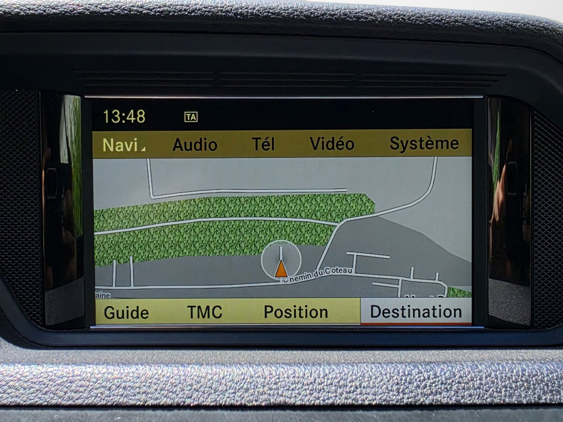 MERCEDES-BENZ E 250 CGI BlueEfficiency Automatic-image-4