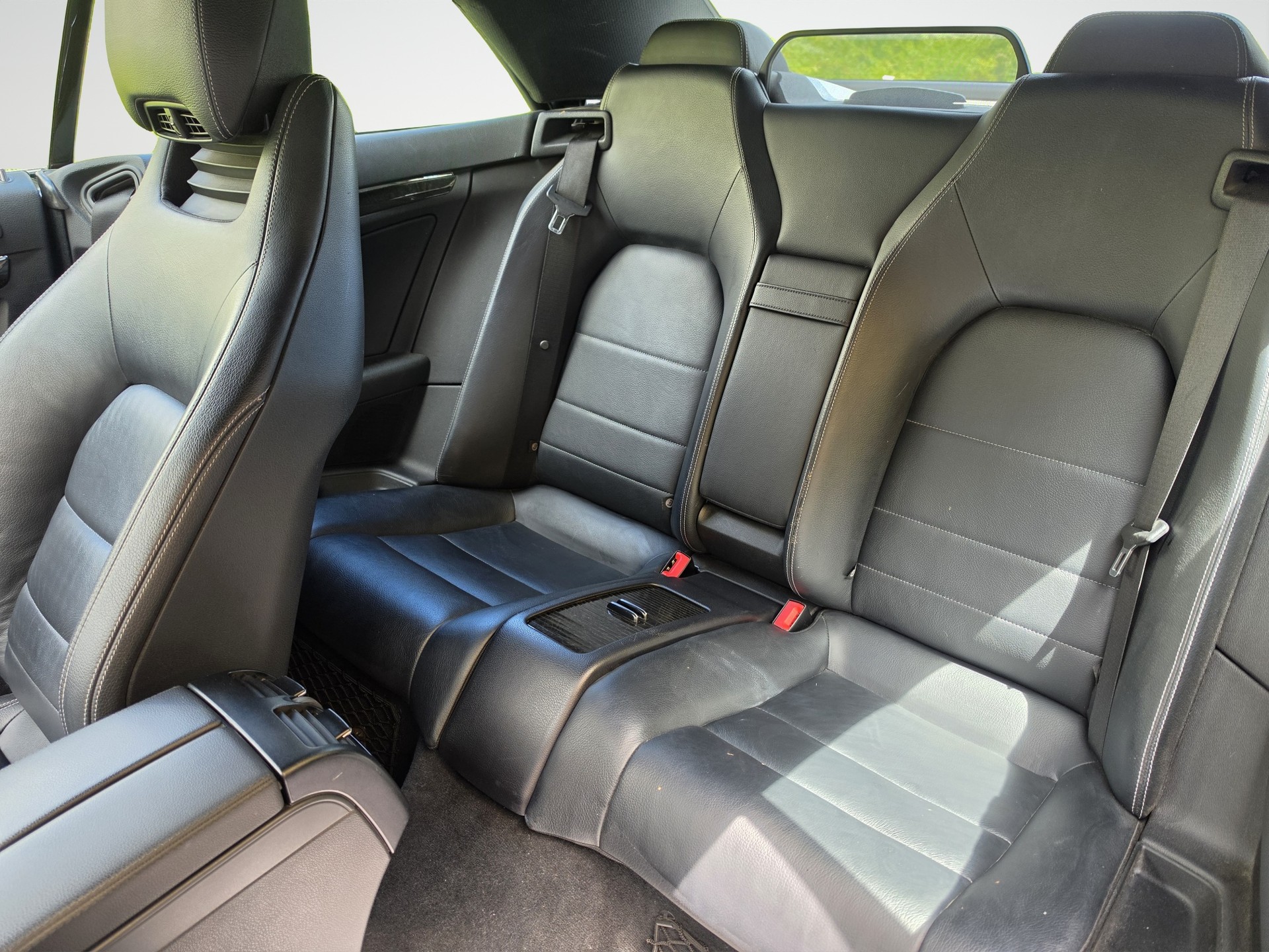 MERCEDES-BENZ E 250 CGI BlueEfficiency Automatic-image-10