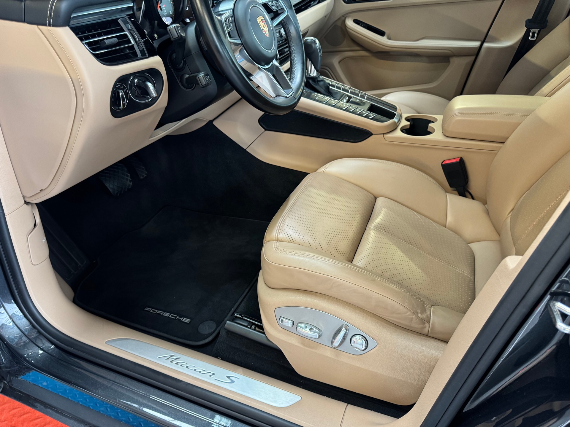 PORSCHE Macan S PDK-image-10