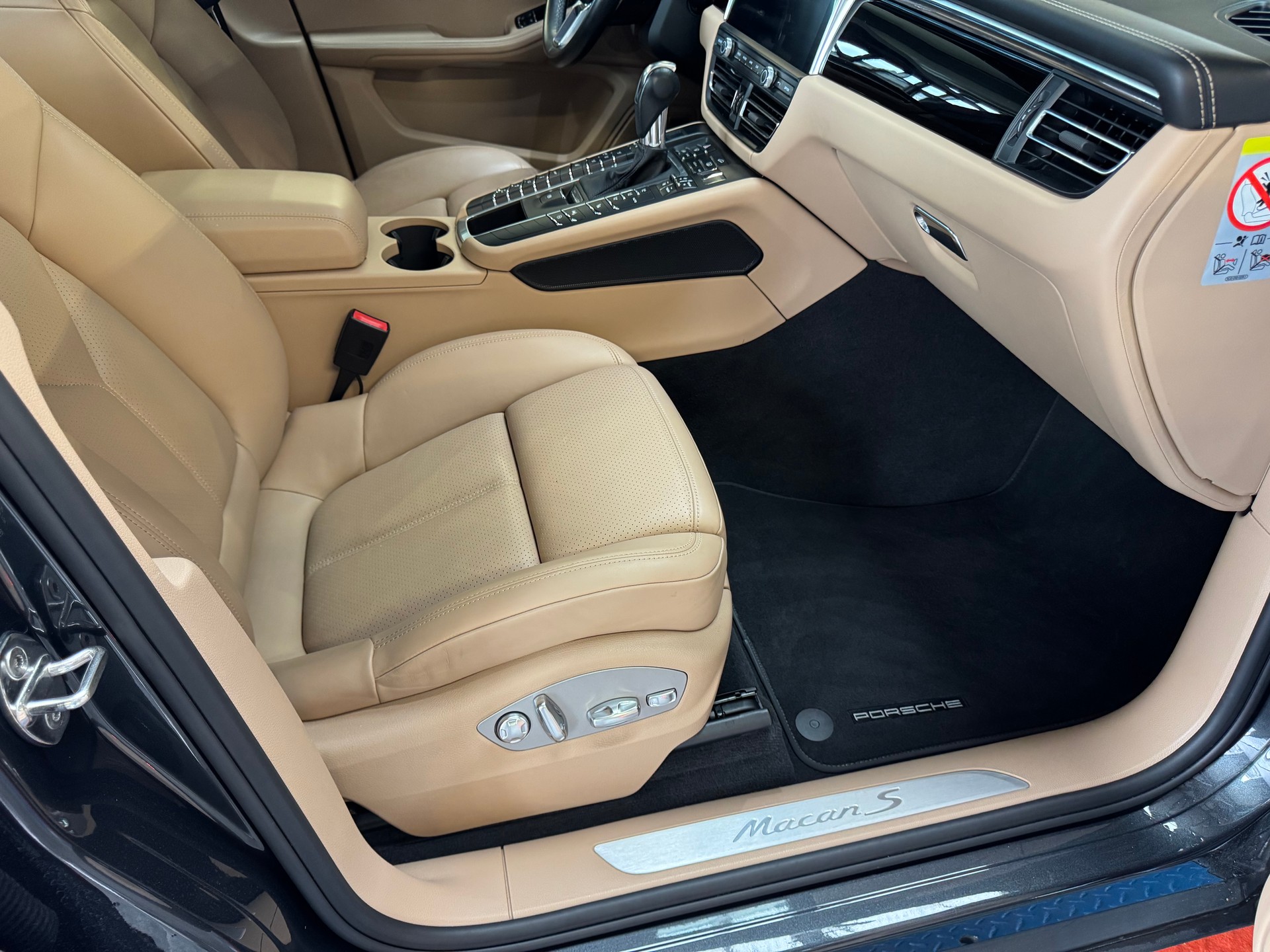 PORSCHE Macan S PDK-image-14