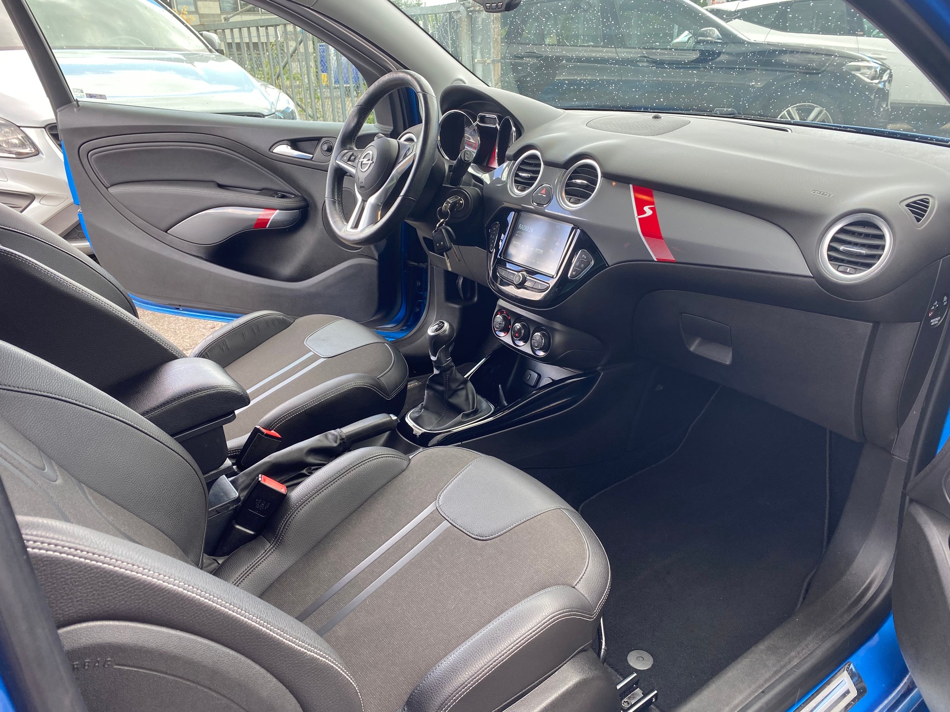 OPEL Adam 1.4 Turbo ROCKS S-image-13