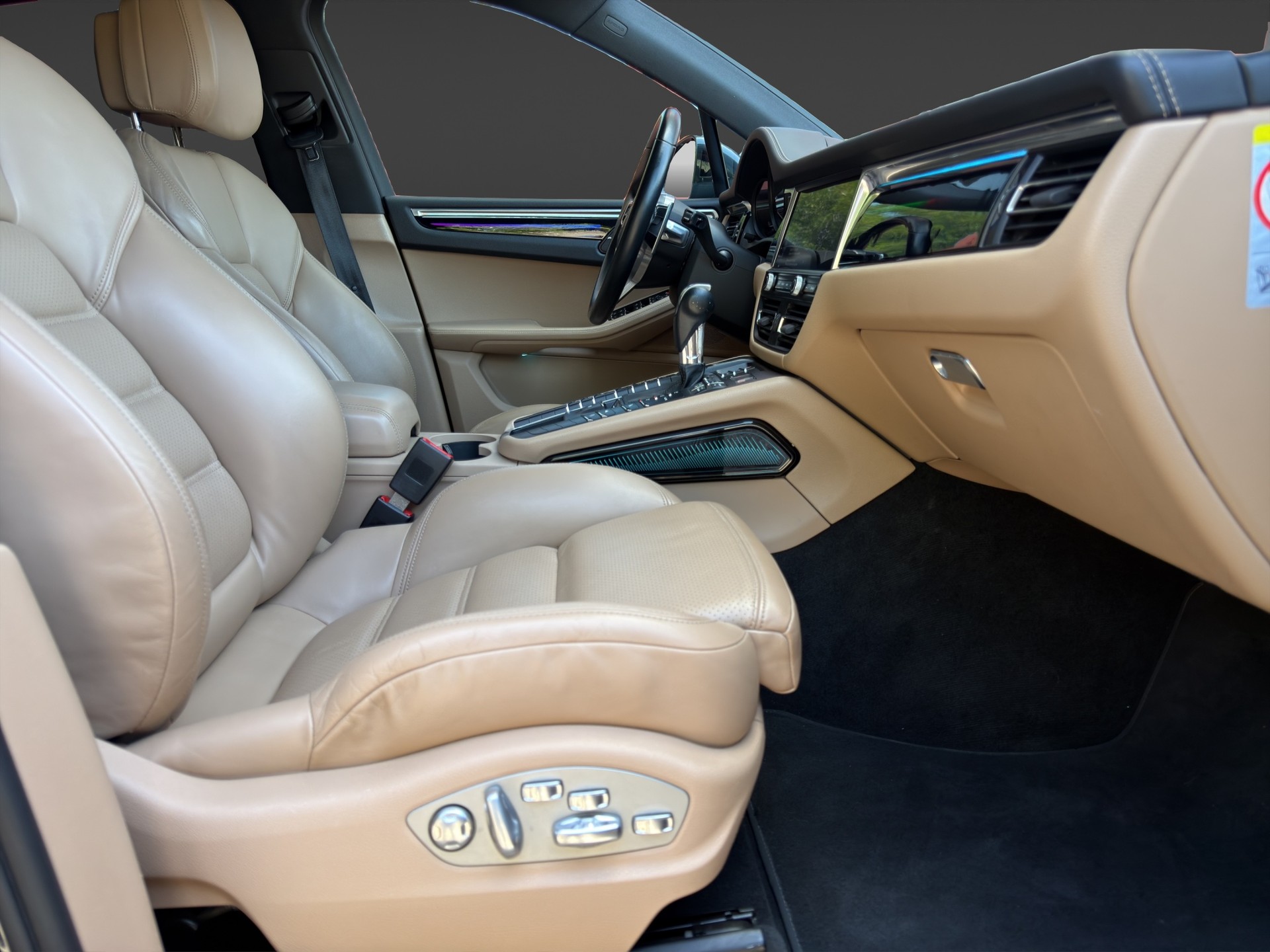 PORSCHE Macan PDK-image-10
