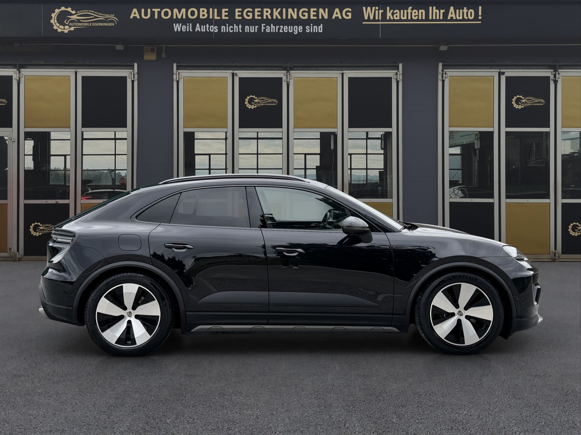 PORSCHE Macan 4-image-3