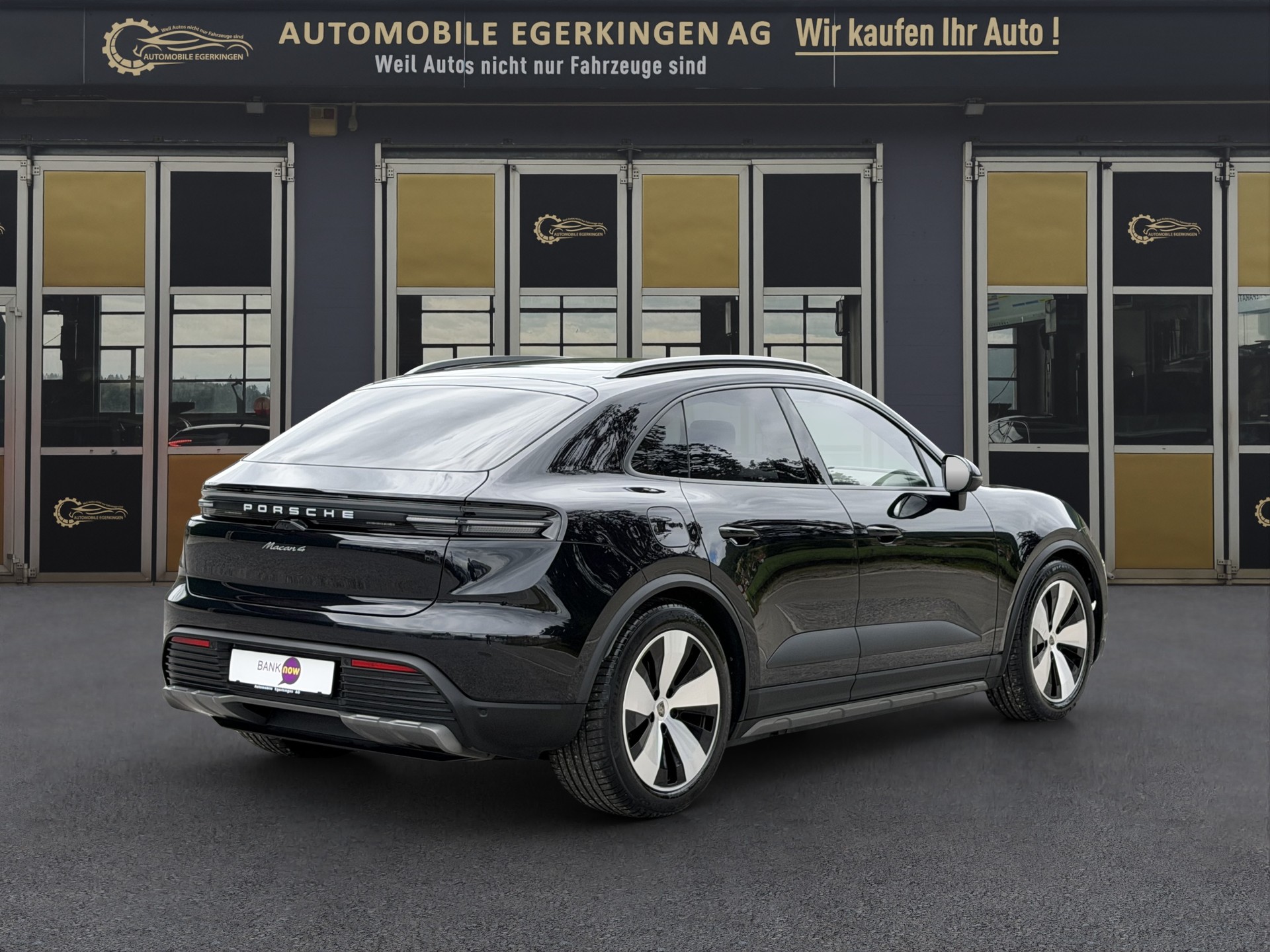 PORSCHE Macan 4-image-4