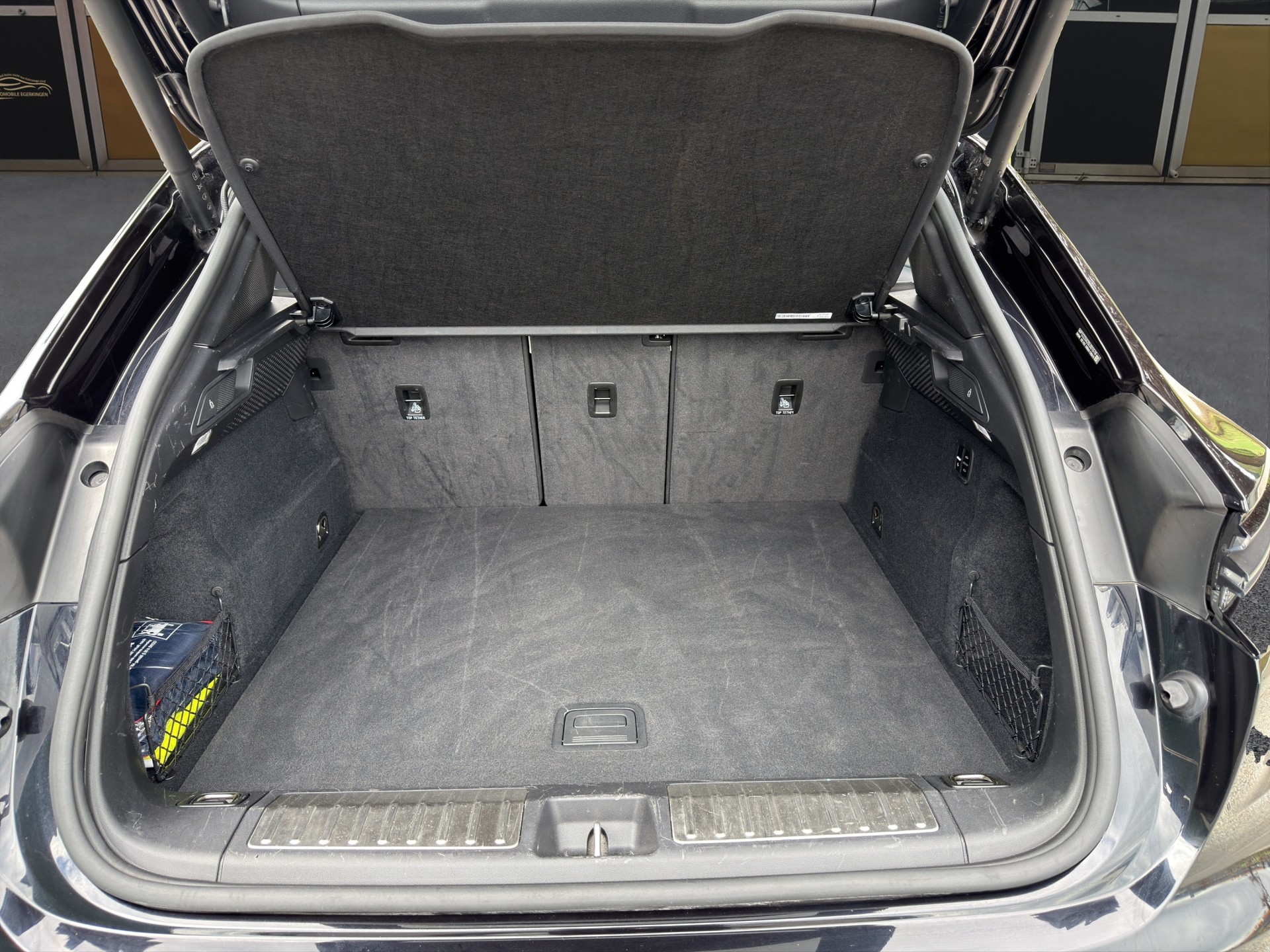 PORSCHE Macan 4-image-14