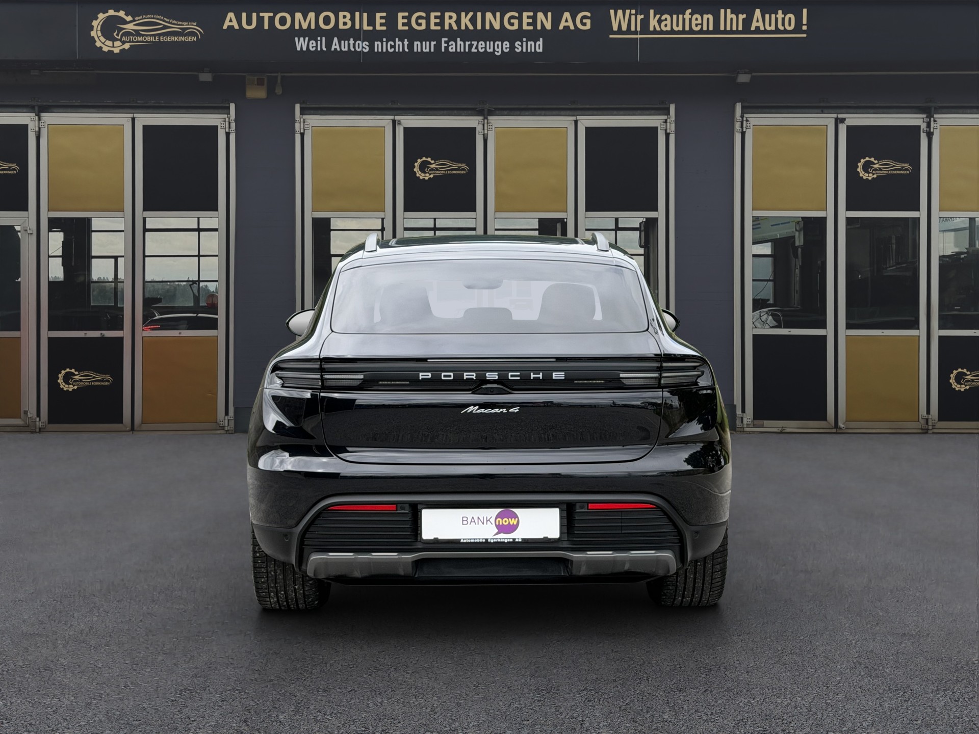 PORSCHE Macan 4-image-5