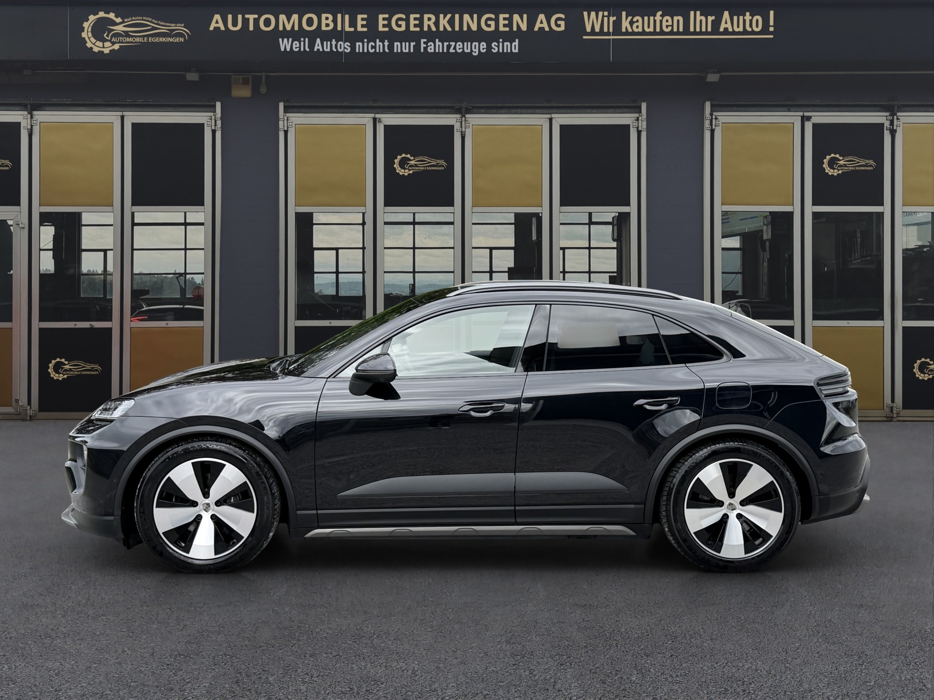 PORSCHE Macan 4-image-7