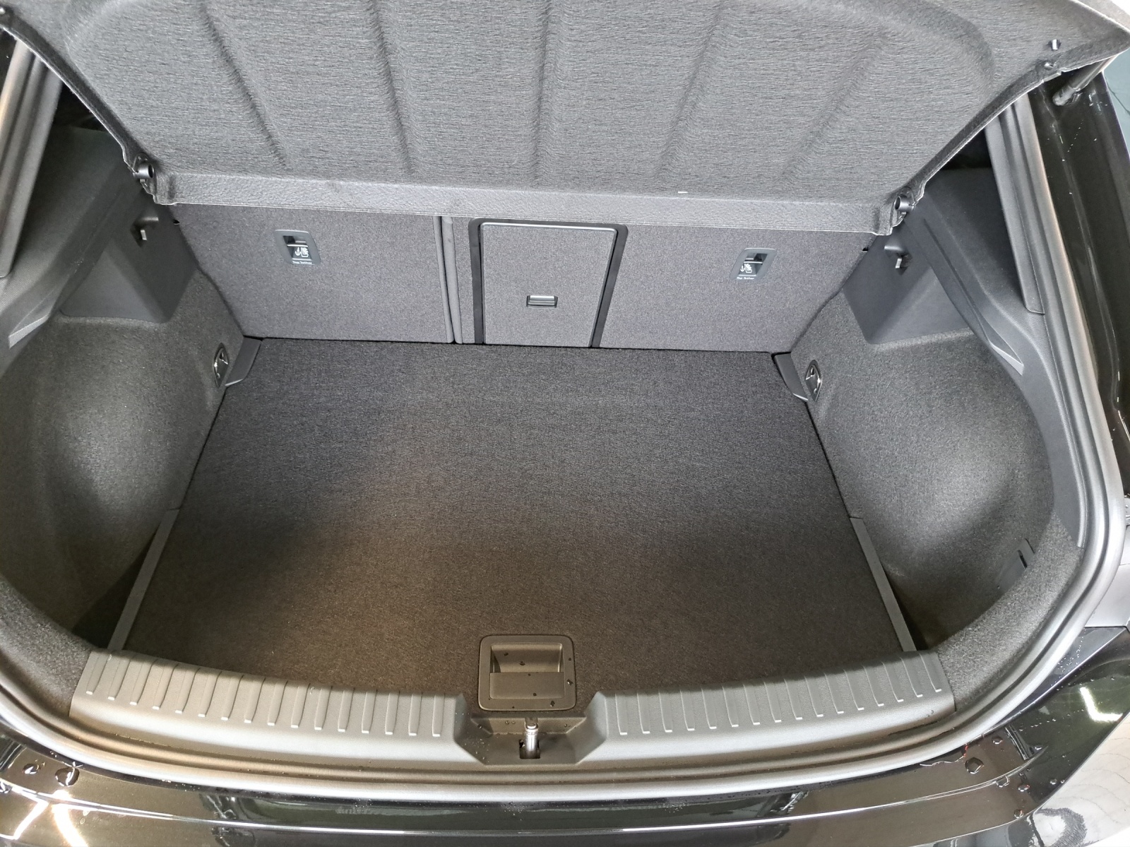 CUPRA Leon 2.0 TSI 300 VZ DSG-image-16