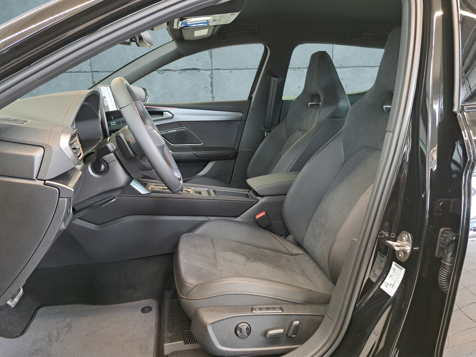 CUPRA Leon 2.0 TSI 300 VZ DSG-image-9