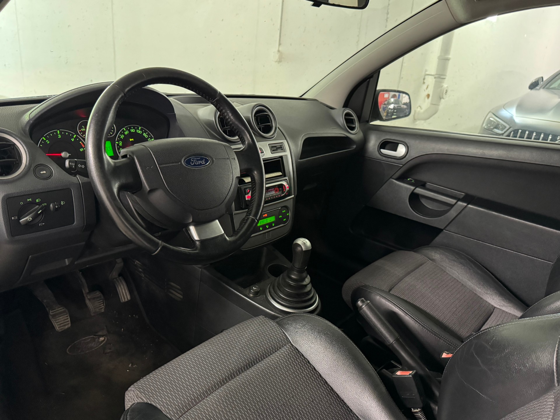 FORD Fiesta 1.6 TDCi Trend-image-8