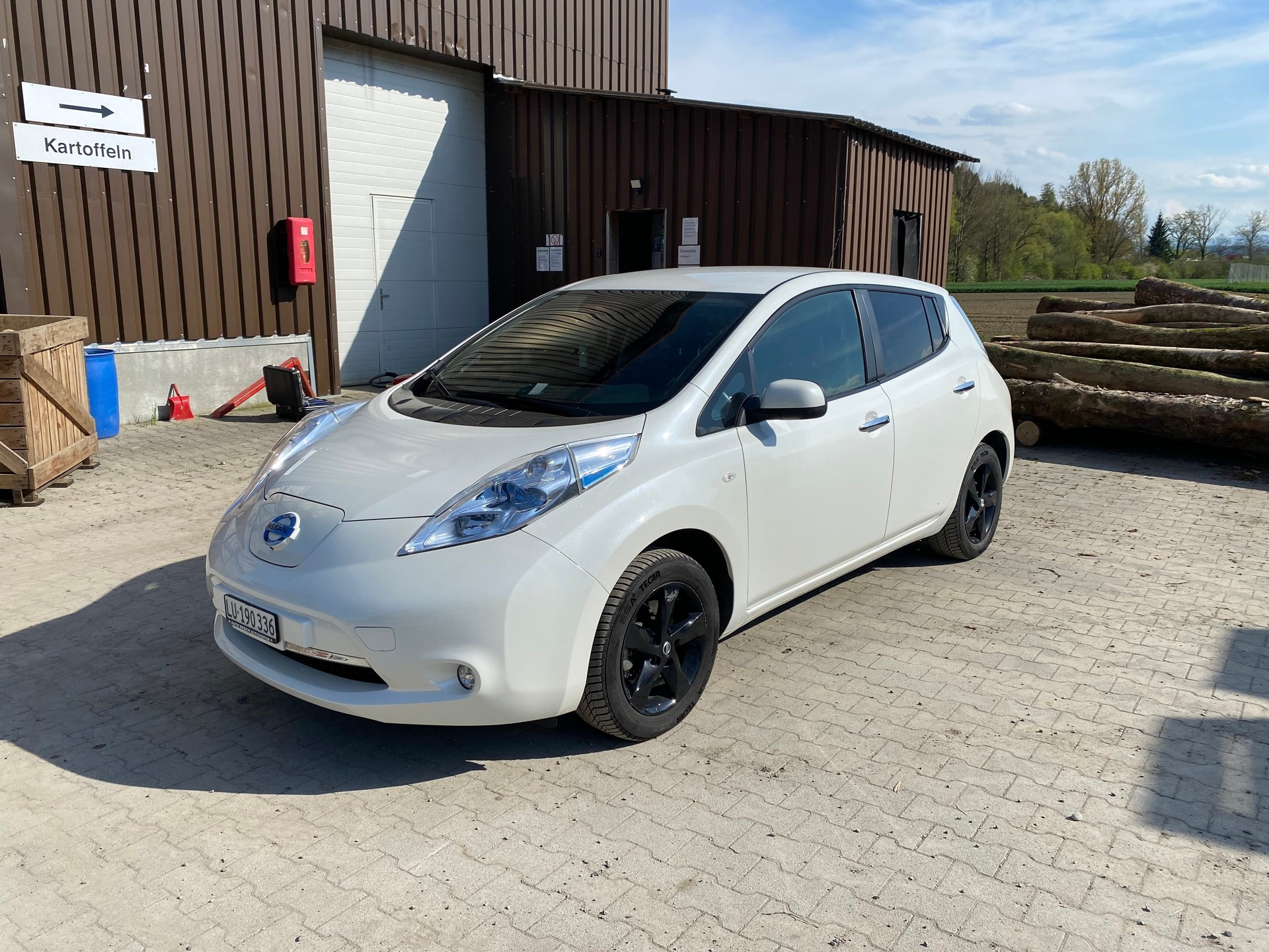 NISSAN Tekna-image-0