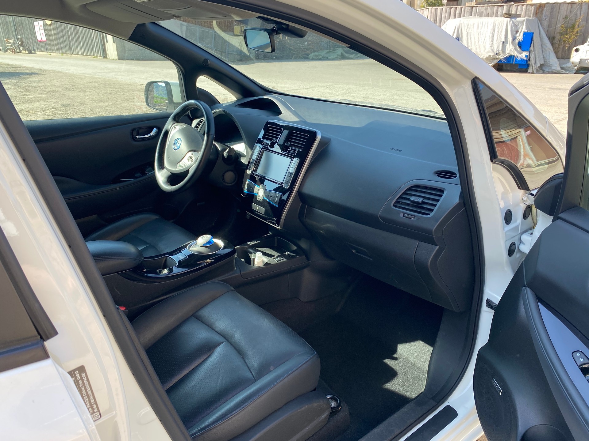NISSAN Tekna-image-4