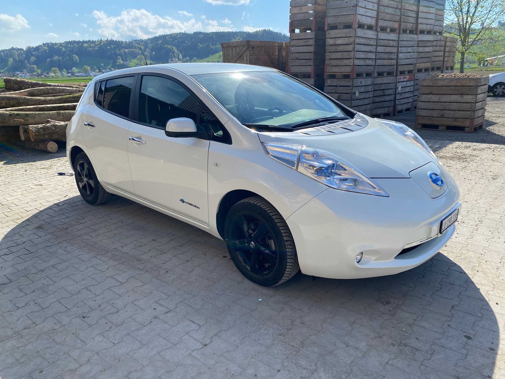 NISSAN Tekna-image-2