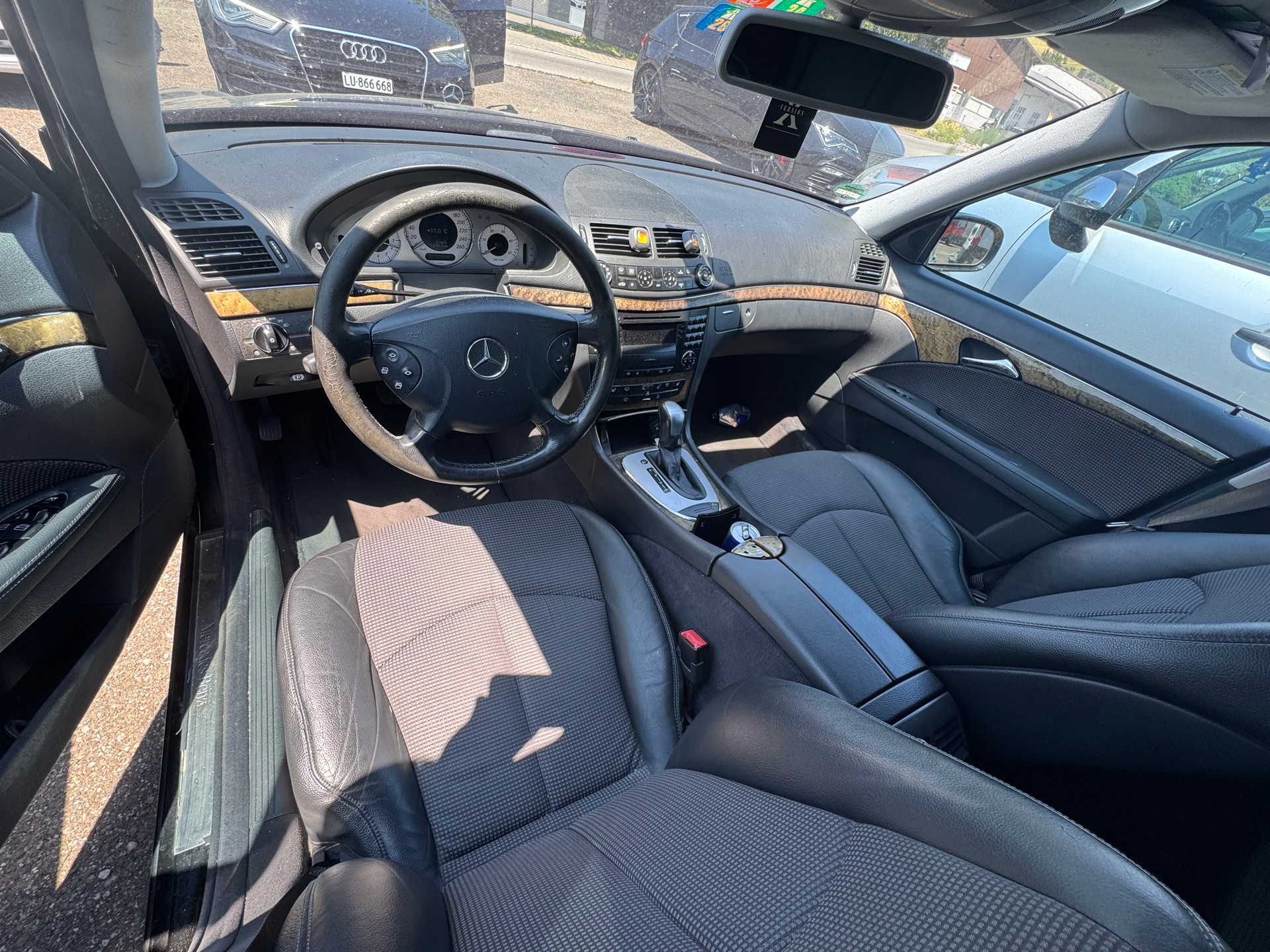 MERCEDES-BENZ E 220 CDI Elégance-image-8
