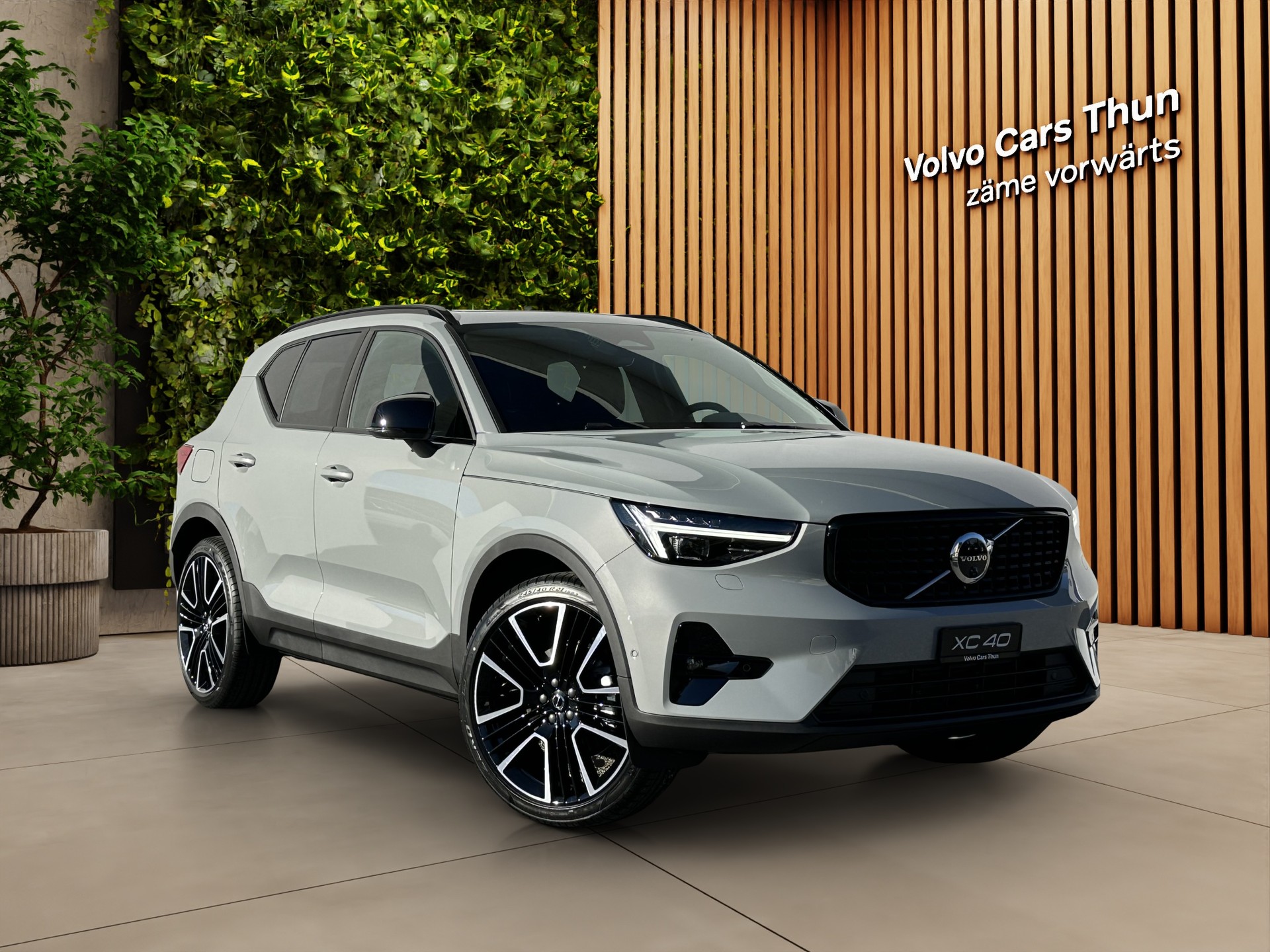 VOLVO XC40 2.0 B4 MH Ultra Dark-image-2