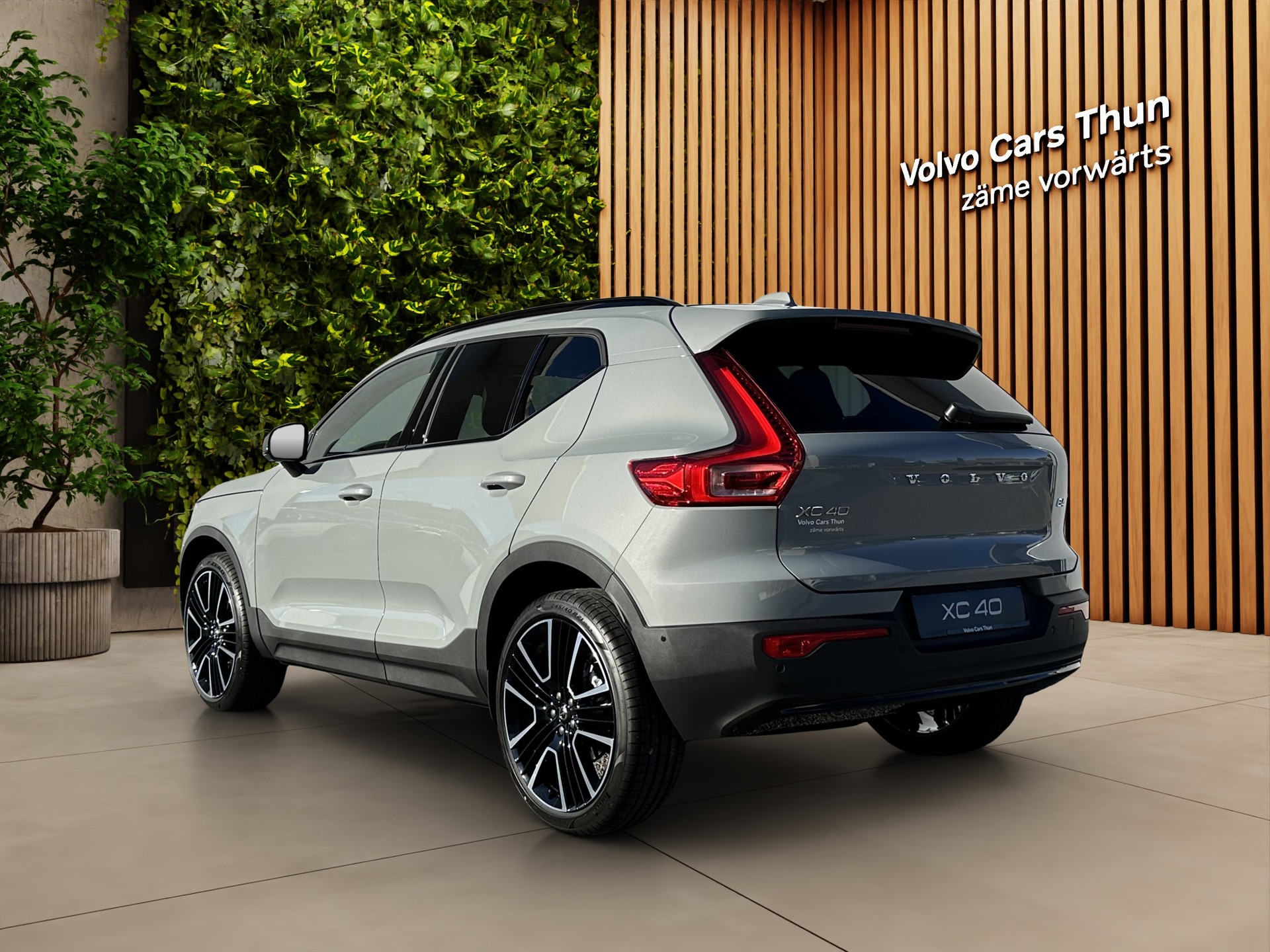 VOLVO XC40 2.0 B4 MH Ultra Dark-image-5