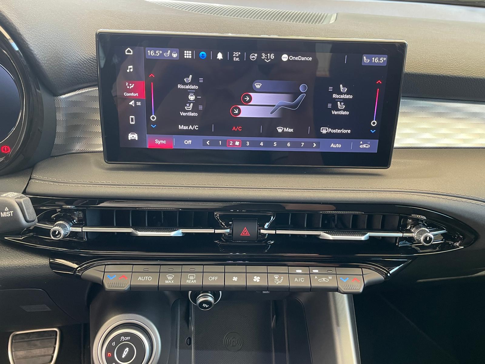 ALFA ROMEO Tonale 1.3 Plug-in-Hybrid Q4 Veloce Pack Premium-image-11