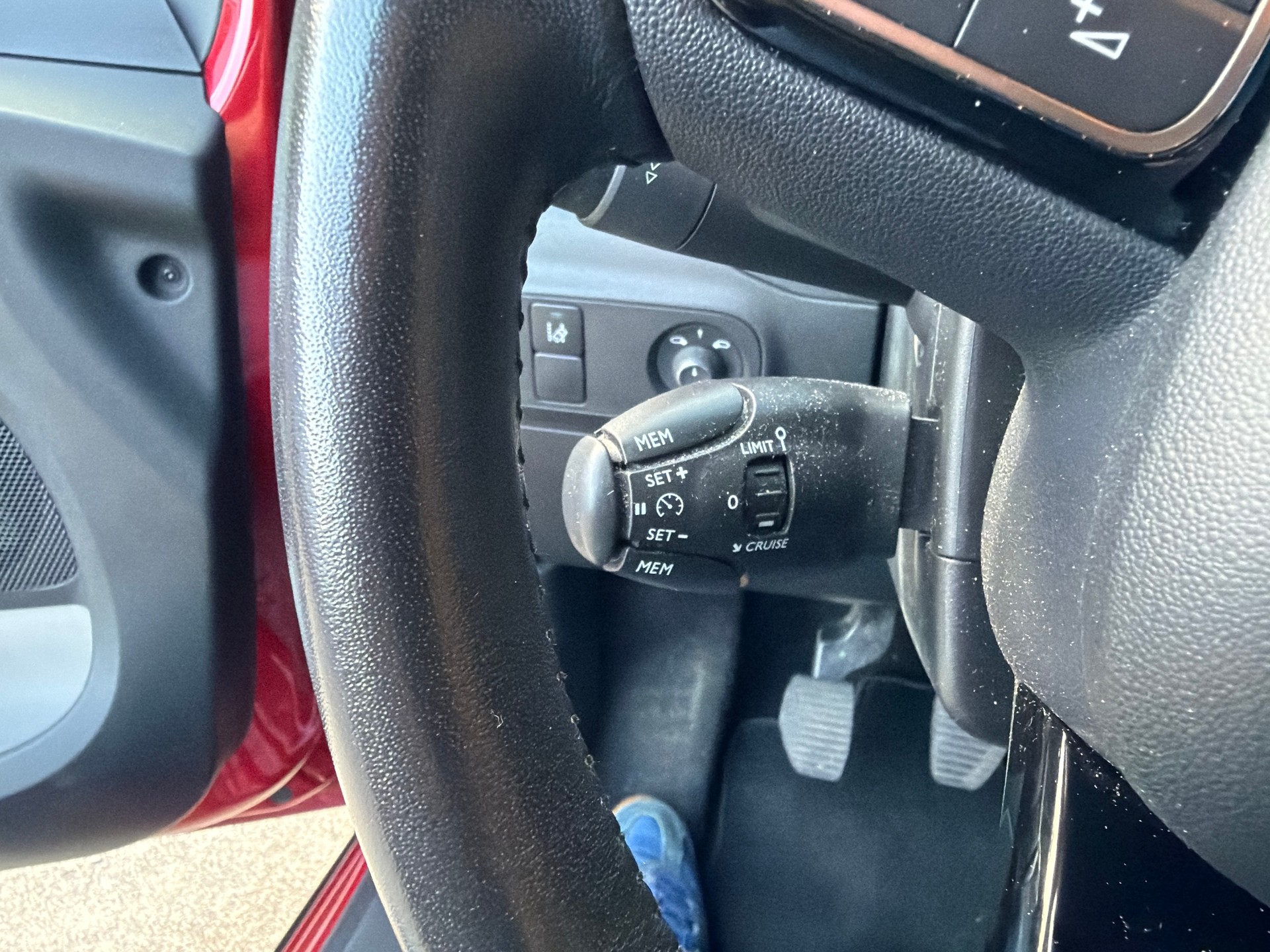 CITROEN C3 1.2i PureTech Feel-image-11