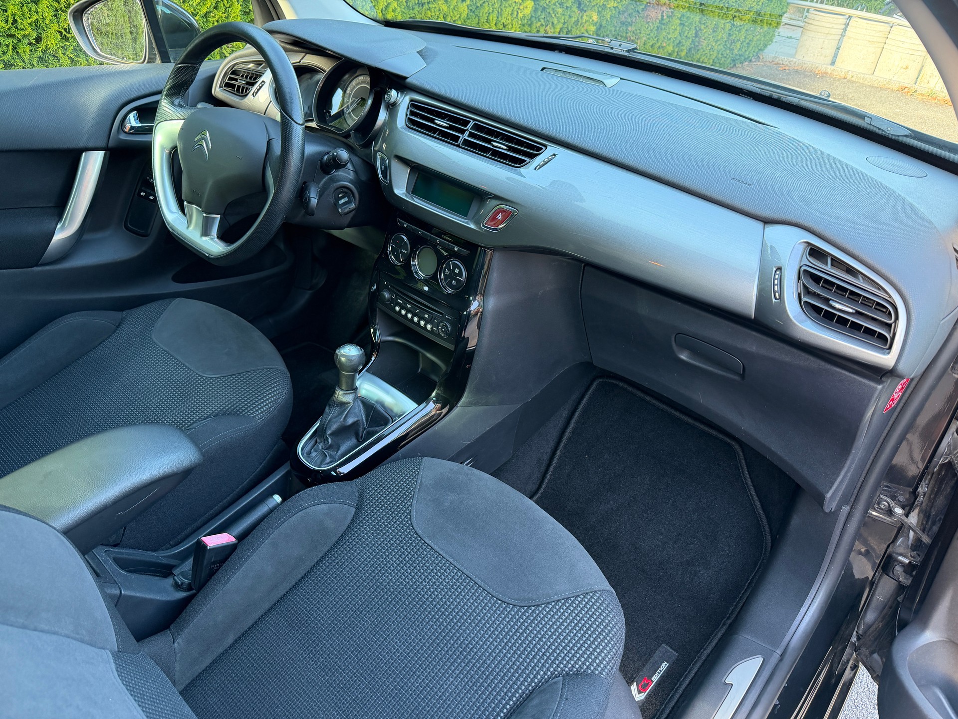 CITROEN C3 1.6i 16V Exclusive-image-9