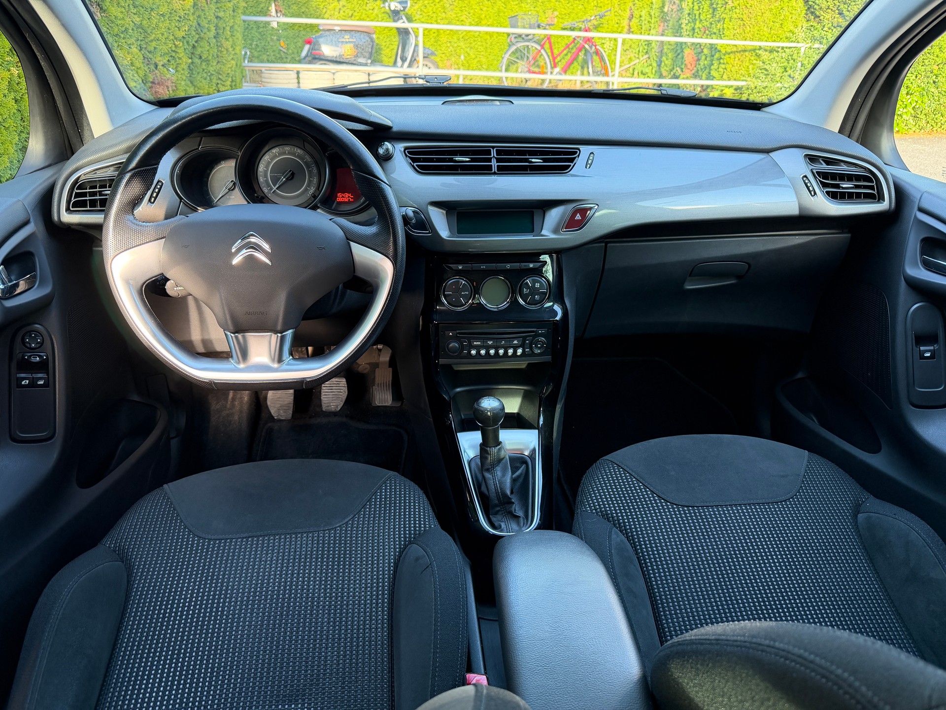 CITROEN C3 1.6i 16V Exclusive-image-8