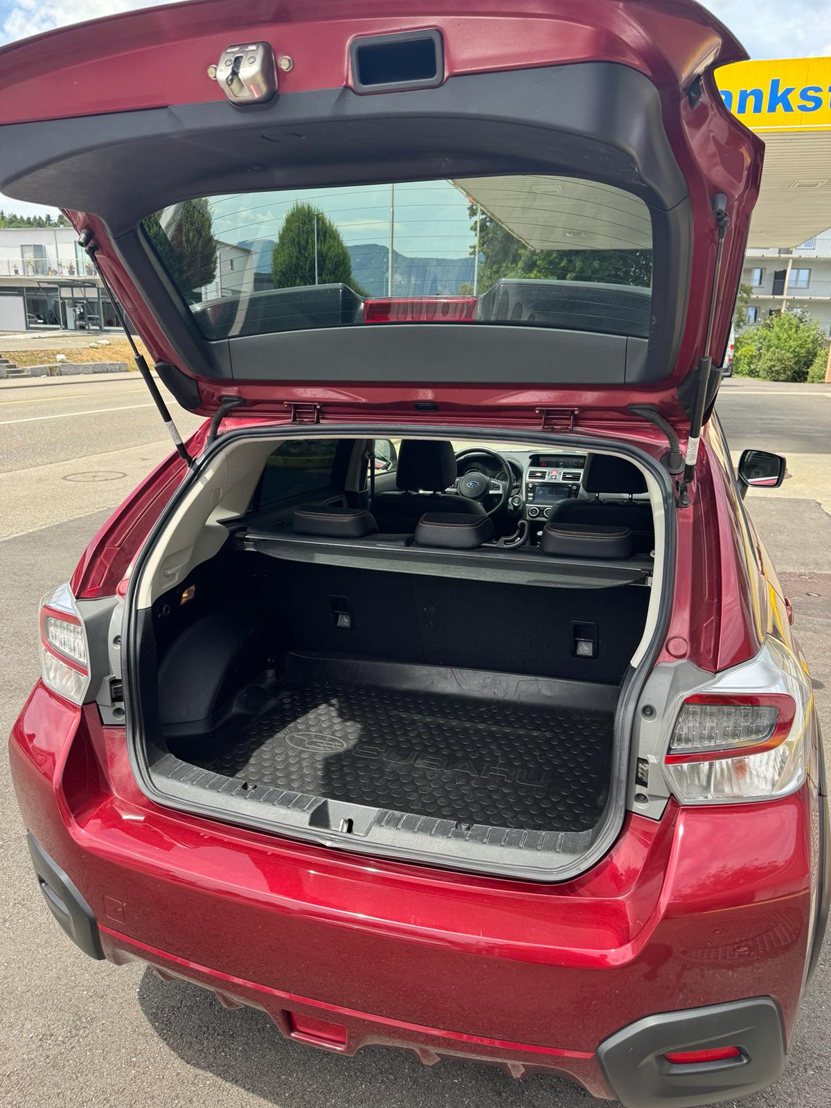 SUBARU XV 2.0D Swiss Three AWD-image-7